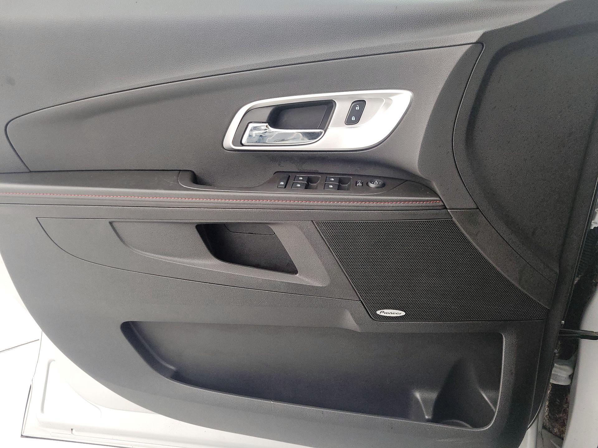 Thumbnail: 2015 Chevrolet Equinox - 12