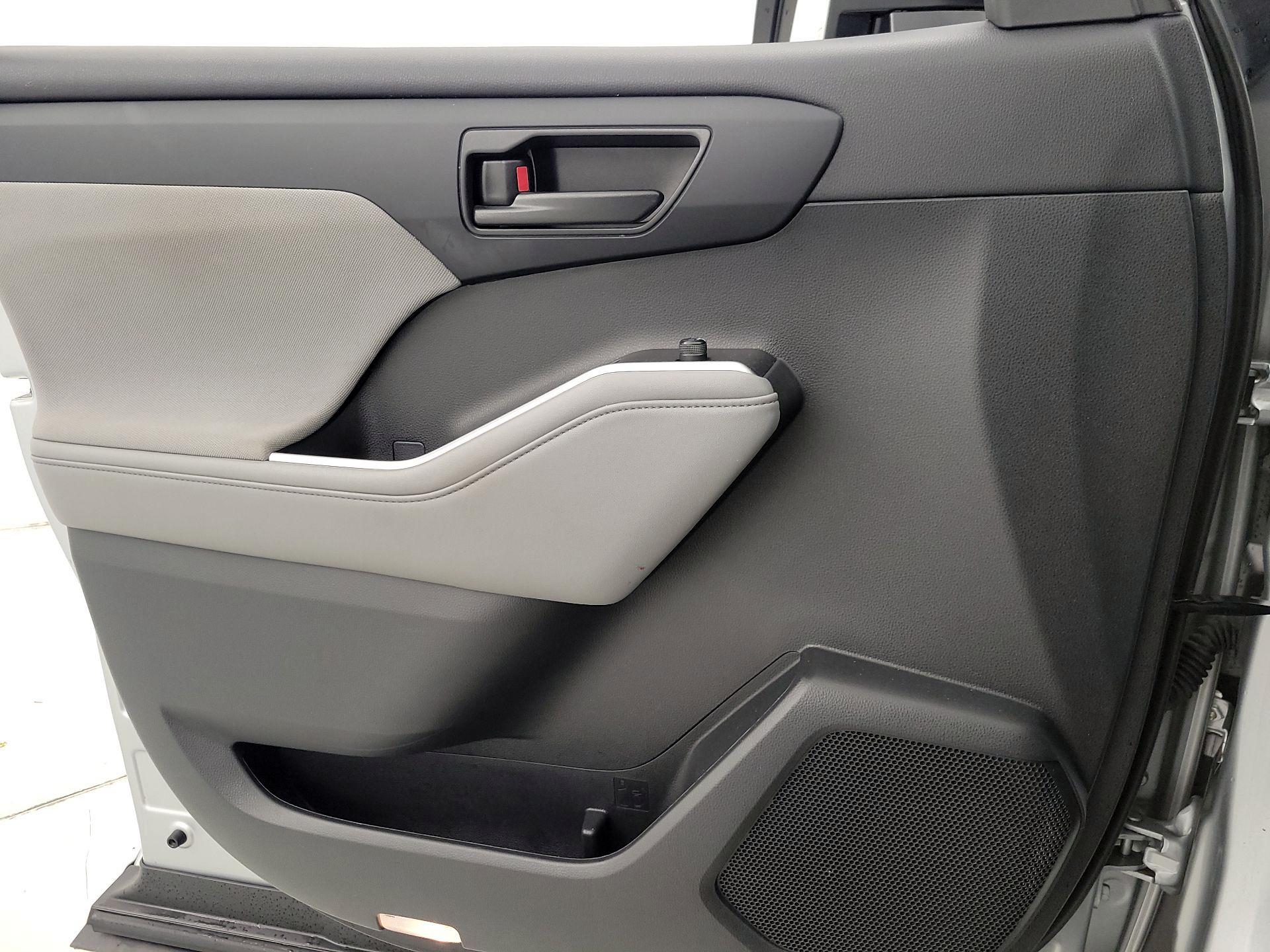 Thumbnail: 2021 Toyota Highlander - 12