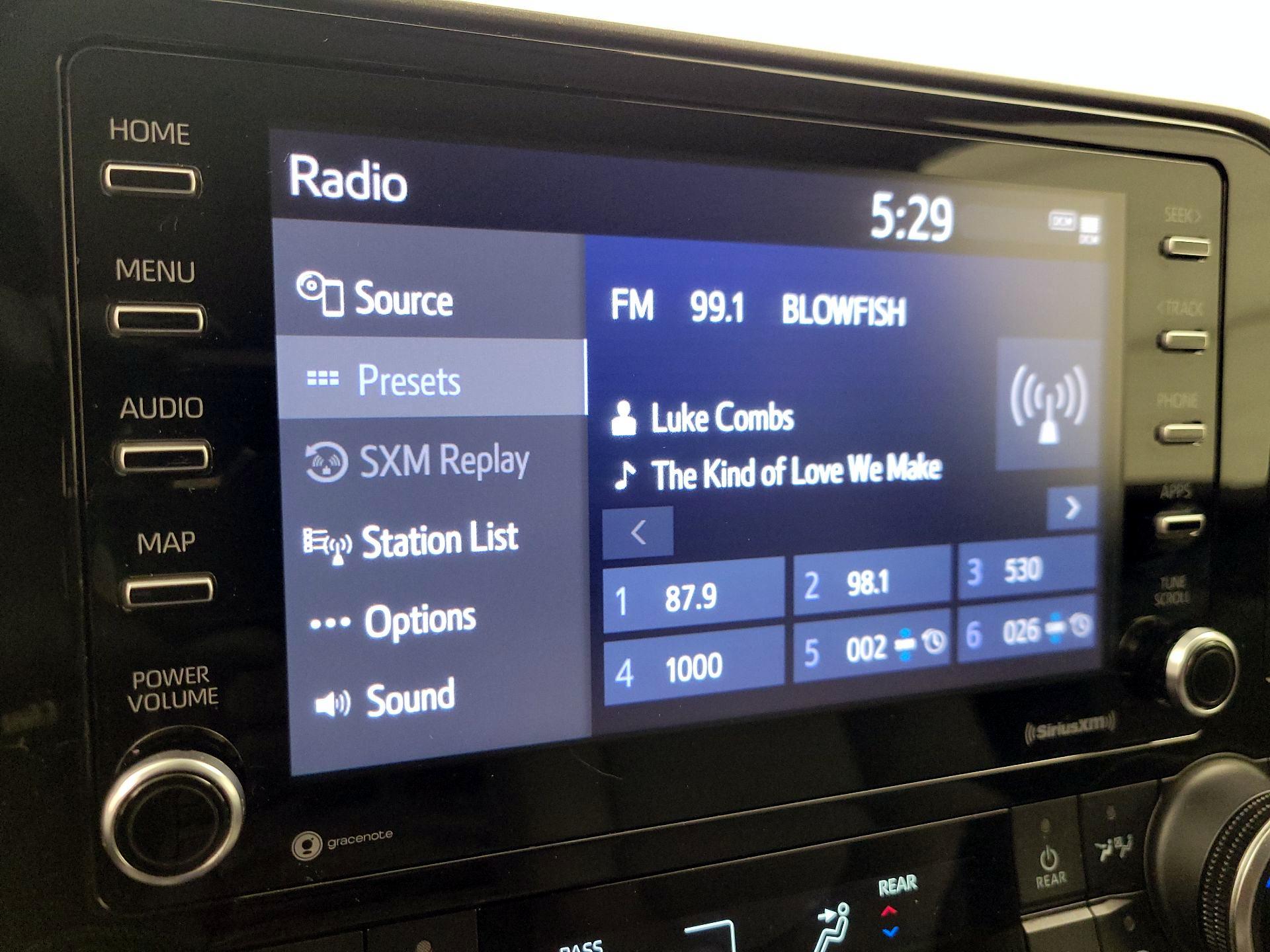 Thumbnail: 2021 Toyota Highlander - 15