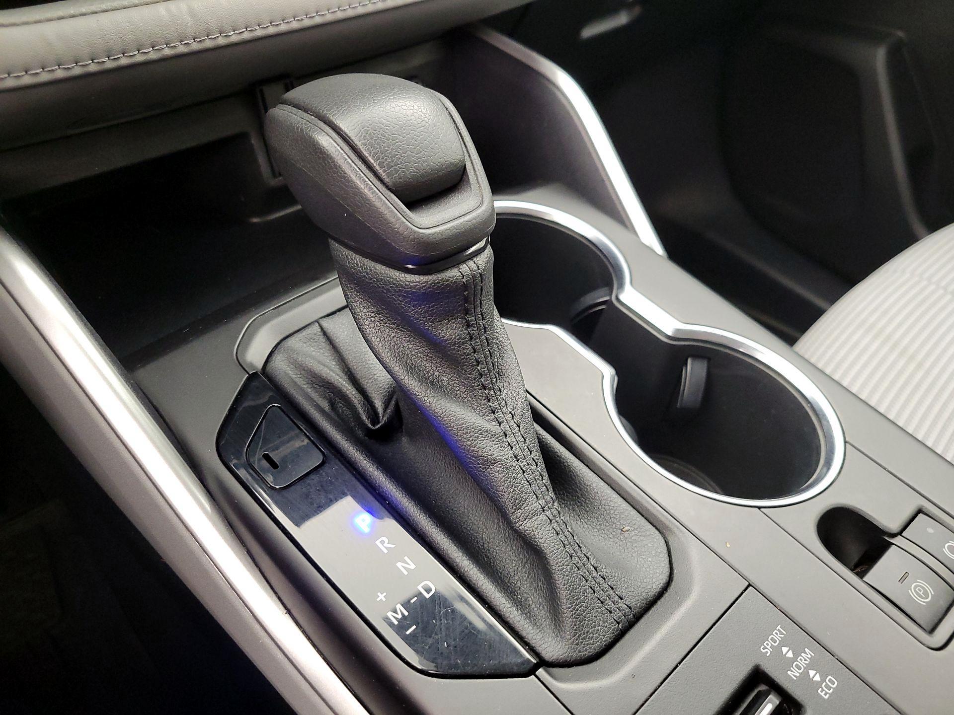 Thumbnail: 2021 Toyota Highlander - 17