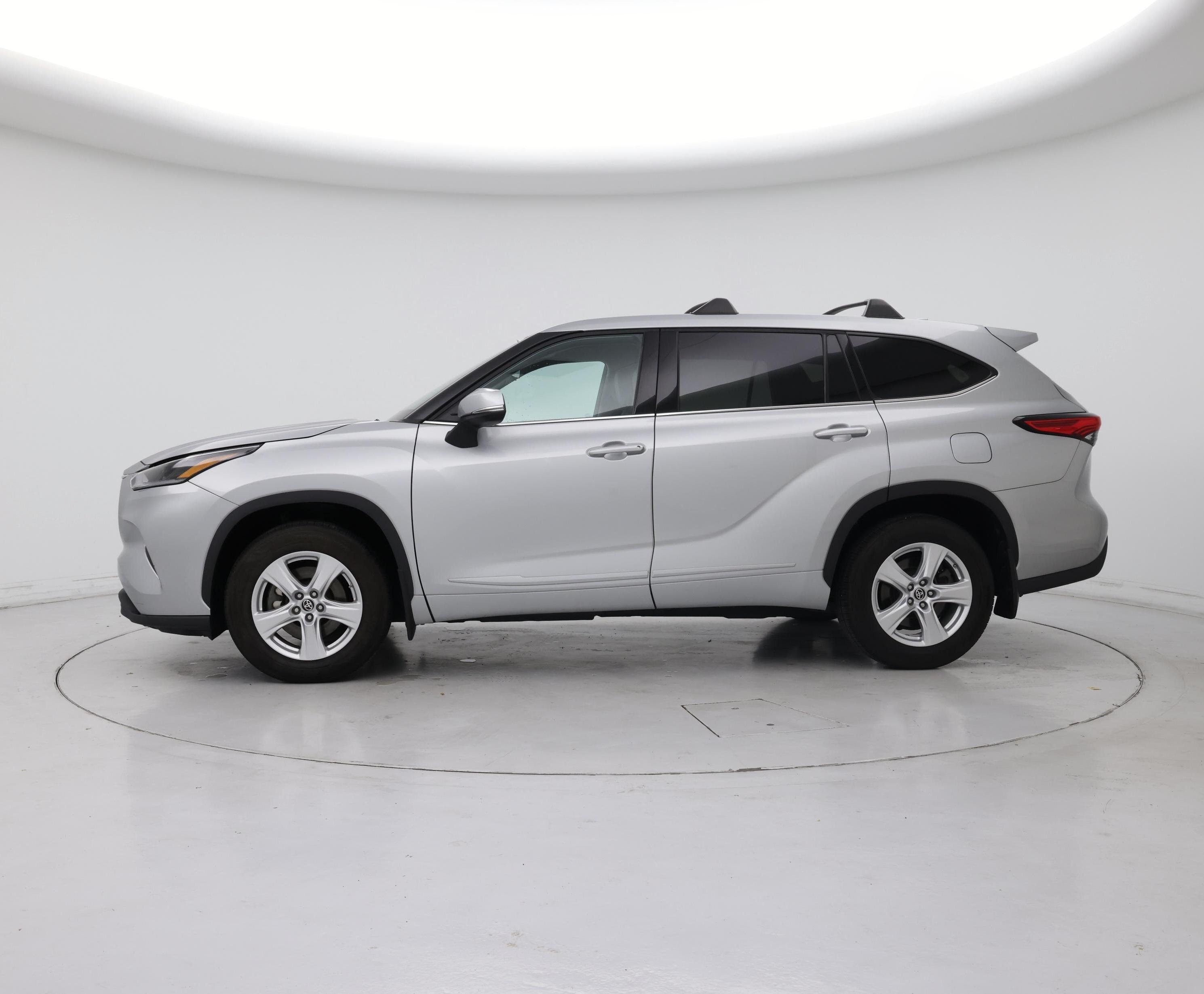 Thumbnail: 2021 Toyota Highlander - 3