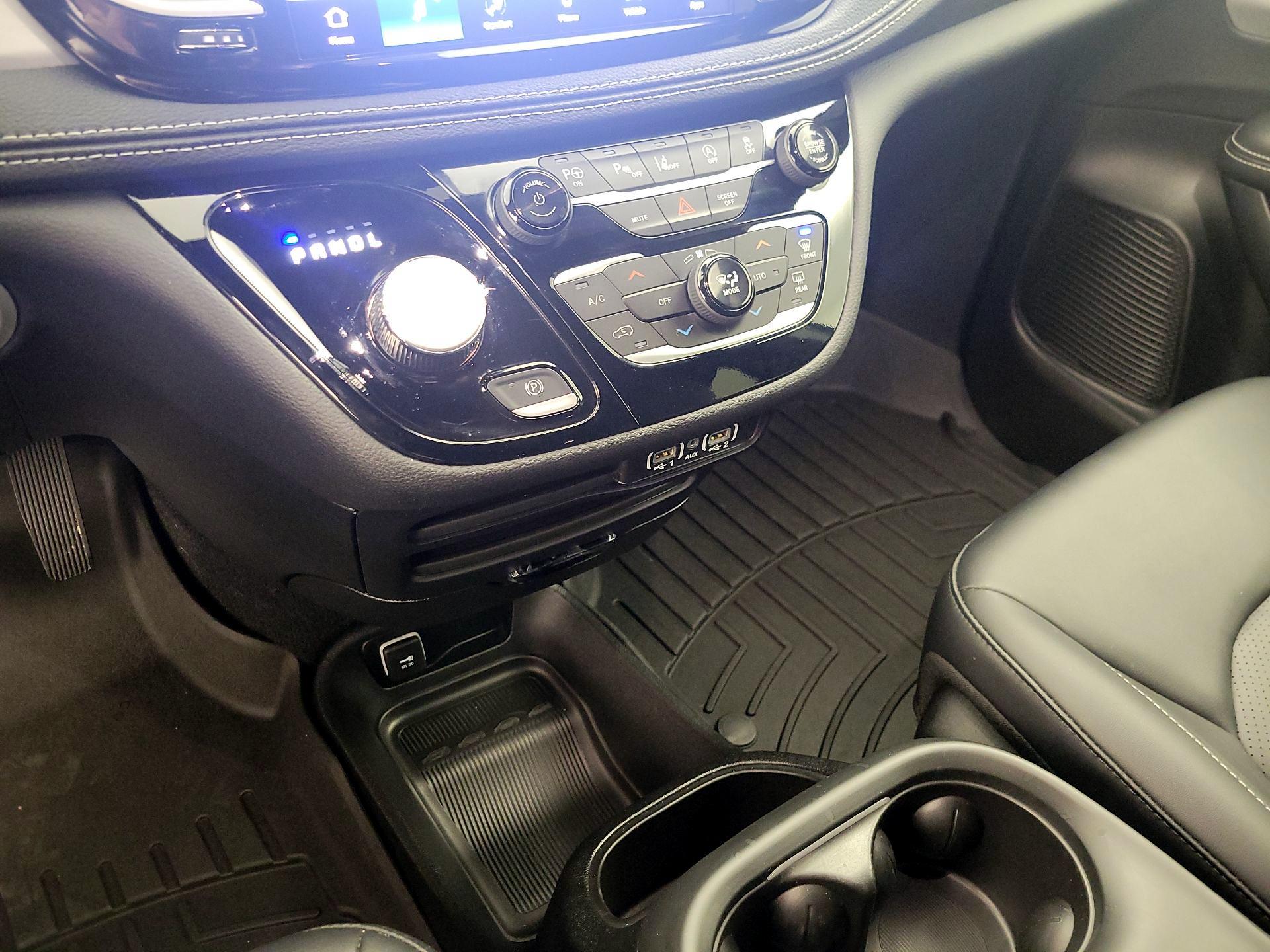 Thumbnail: 2024 Chrysler Pacifica - 17