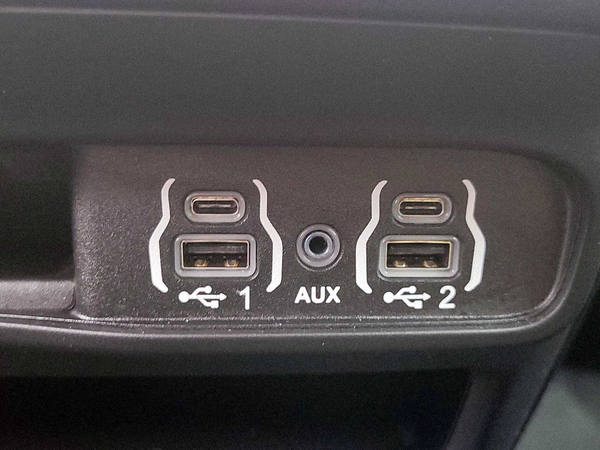 Thumbnail: 2024 Chrysler Pacifica - 18