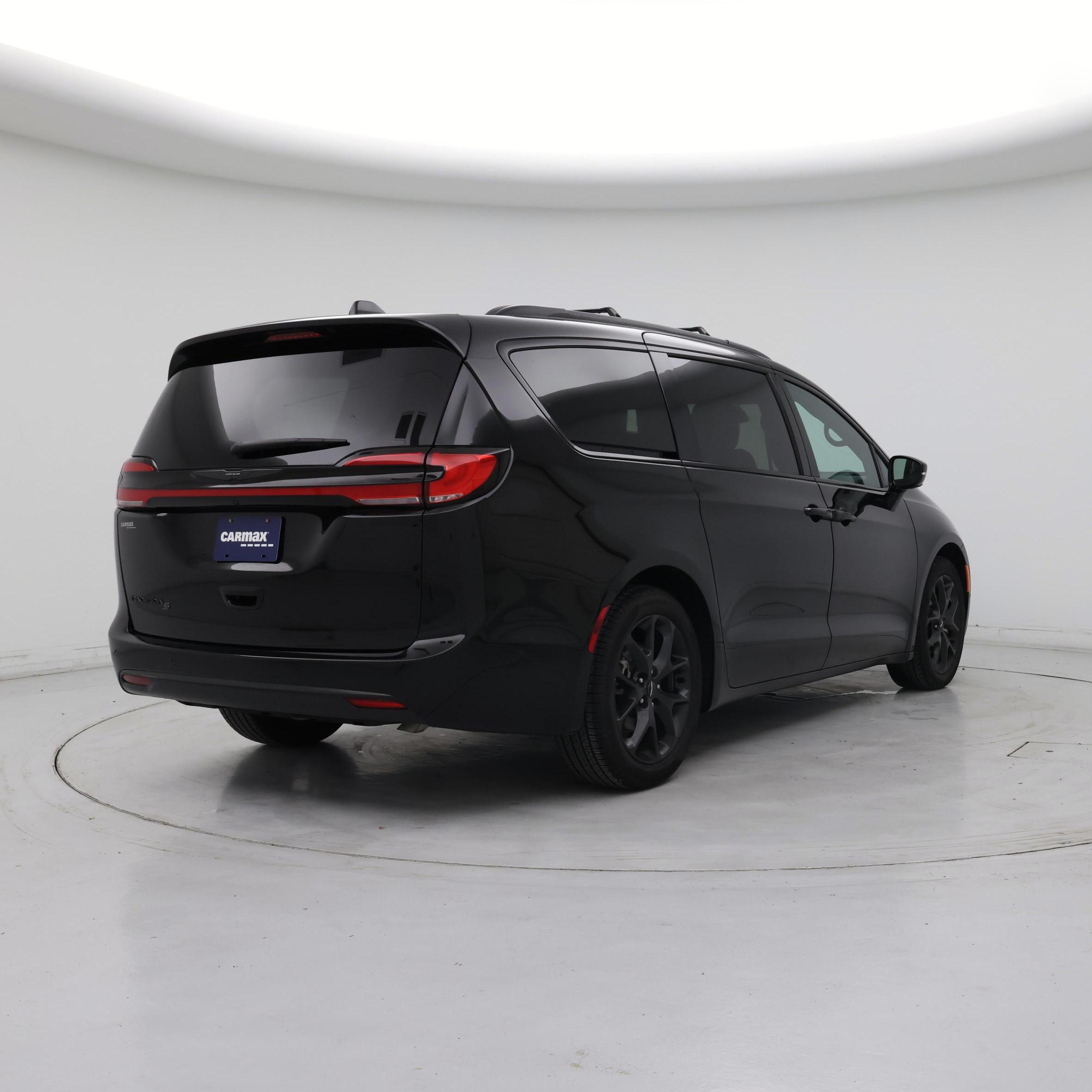 Thumbnail: 2024 Chrysler Pacifica - 8