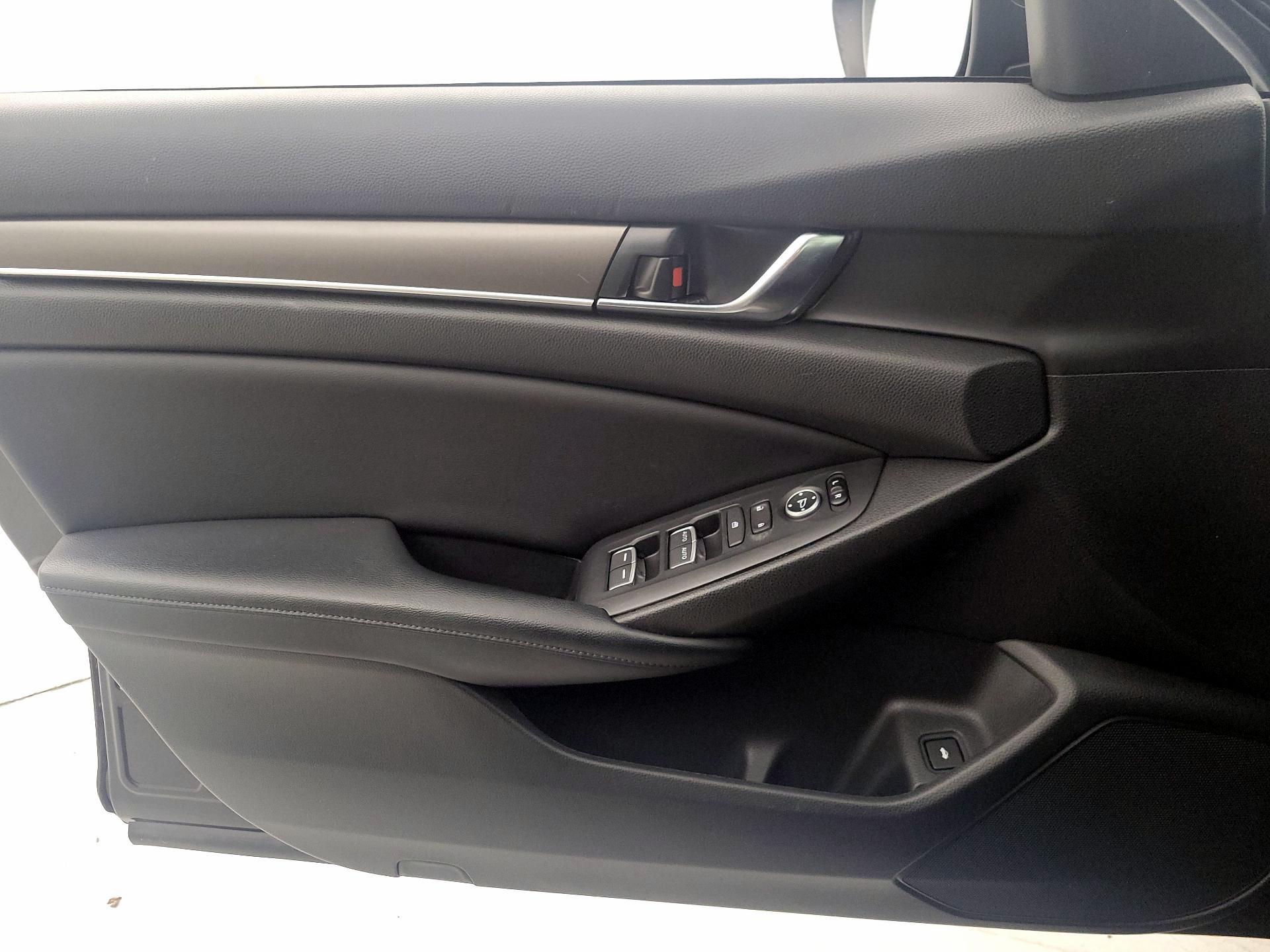 Thumbnail: 2018 Honda Accord - 12