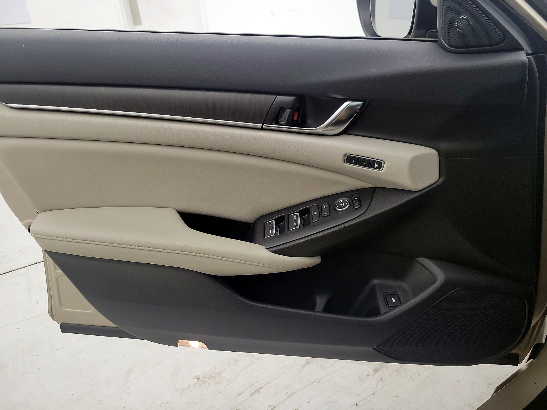 Thumbnail: 2020 Honda Accord - 12