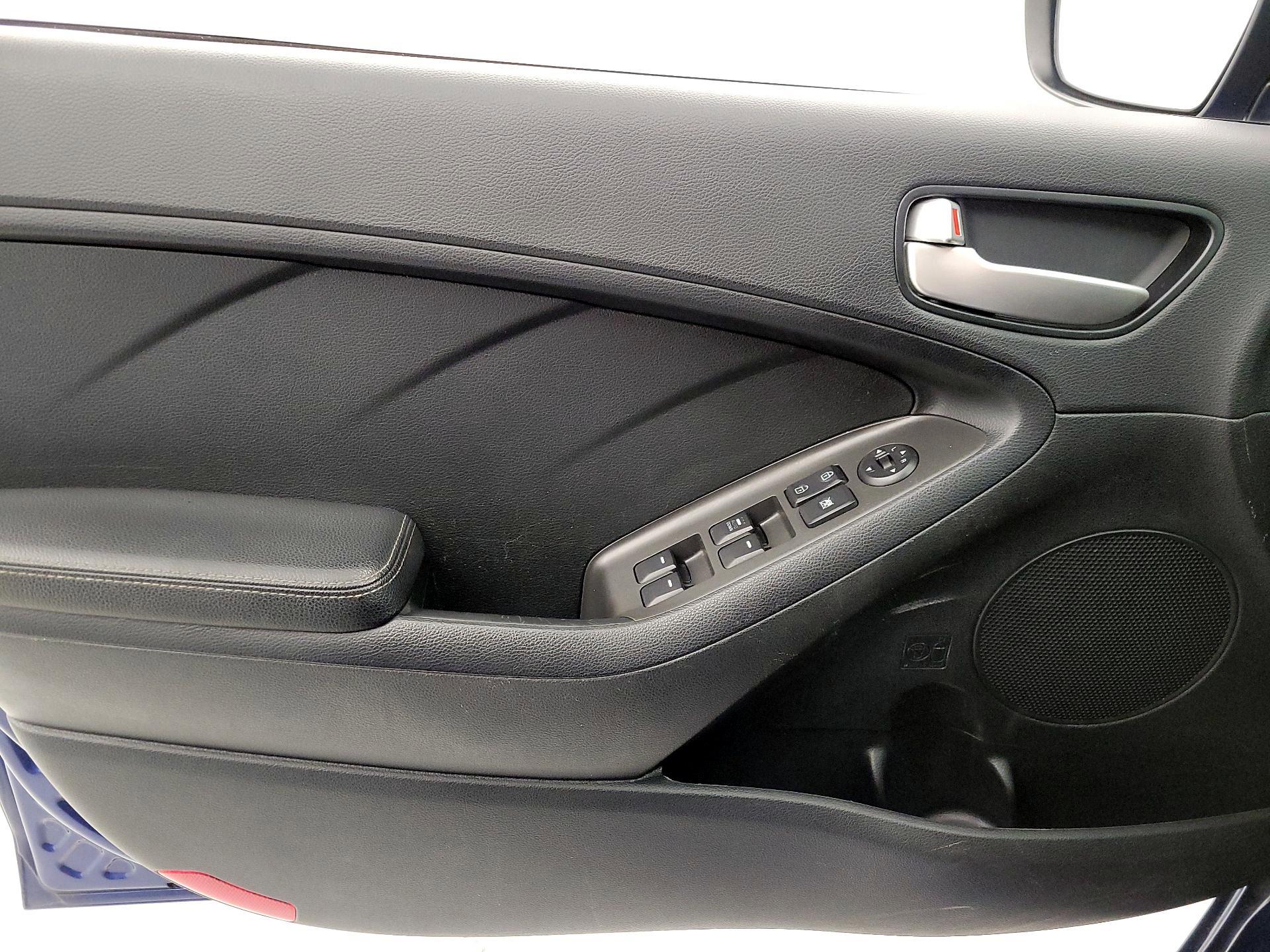 Thumbnail: 2018 Kia Forte - 12