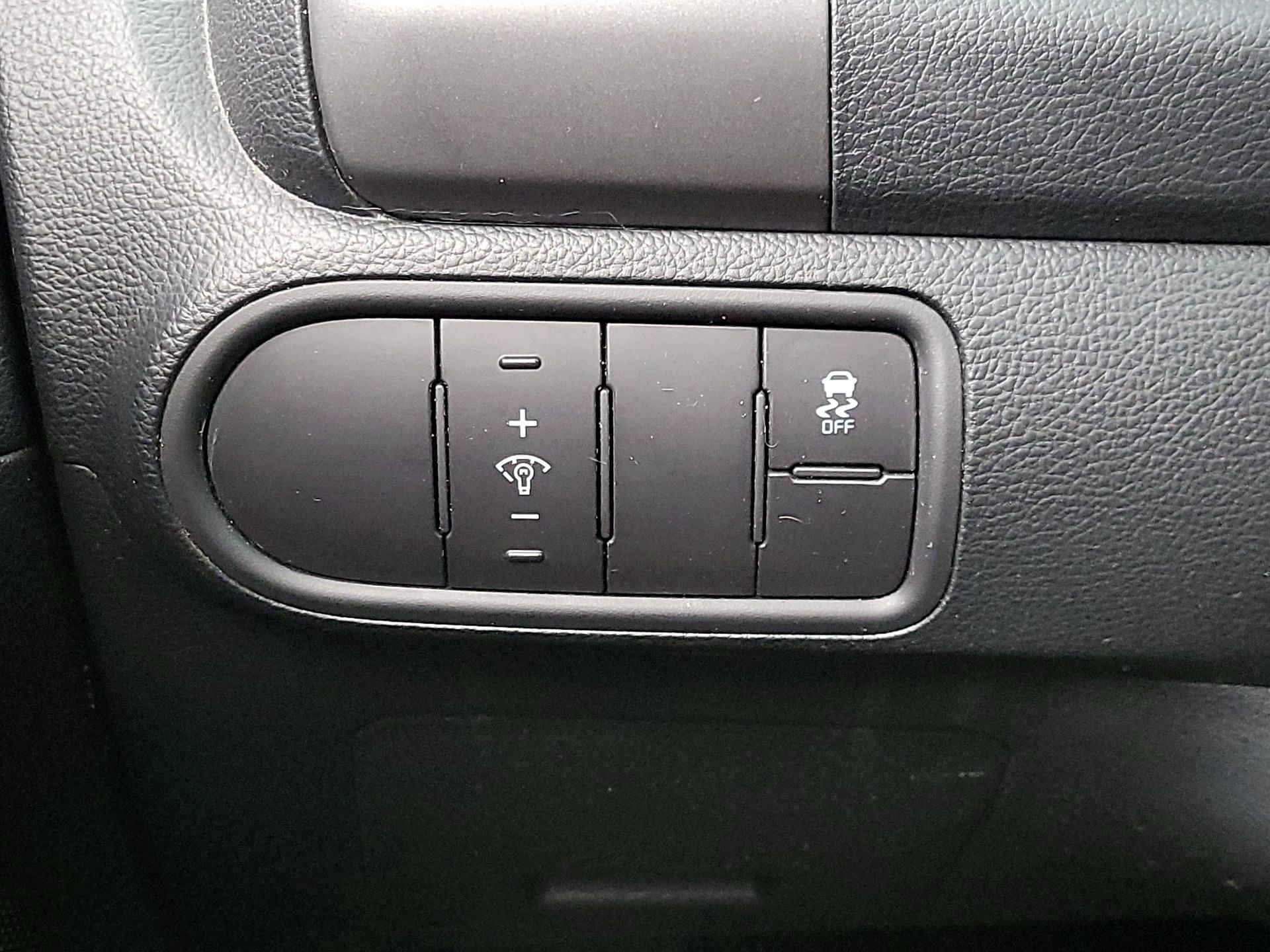 Thumbnail: 2018 Kia Forte - 13