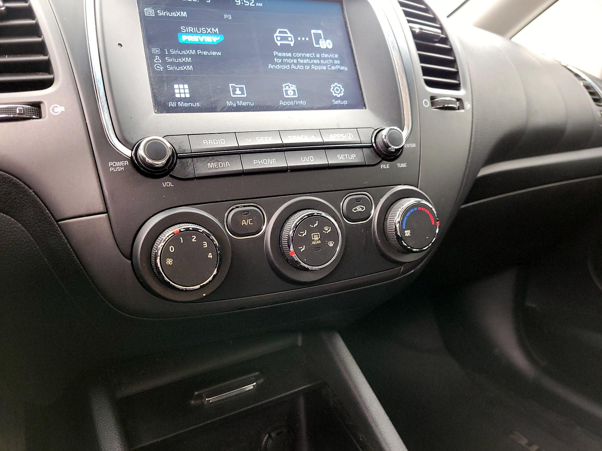 Thumbnail: 2018 Kia Forte - 16