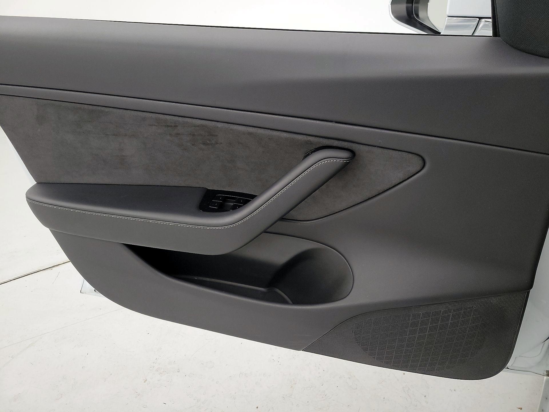 Thumbnail: 2020 Tesla Model 3 - 12