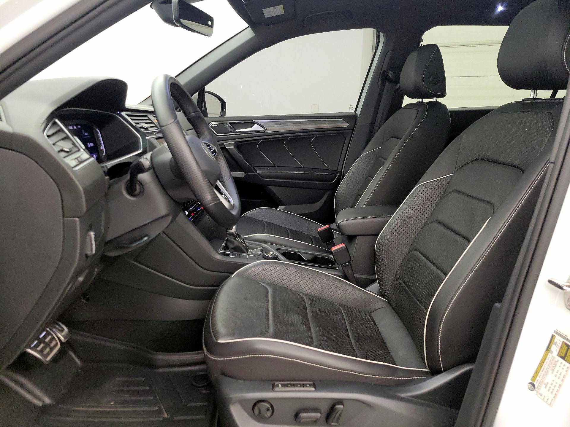 Thumbnail: 2022 Volkswagen Tiguan - 11