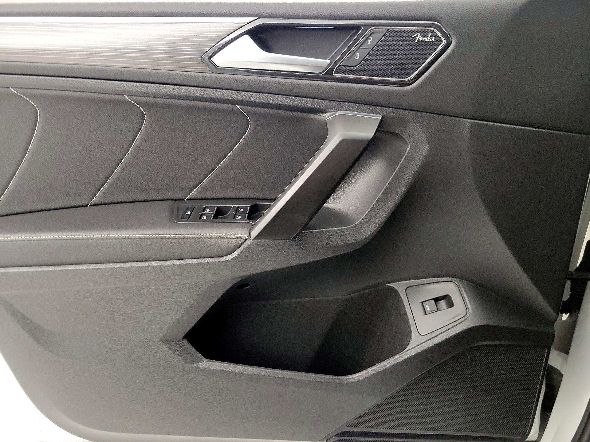 Thumbnail: 2022 Volkswagen Tiguan - 12