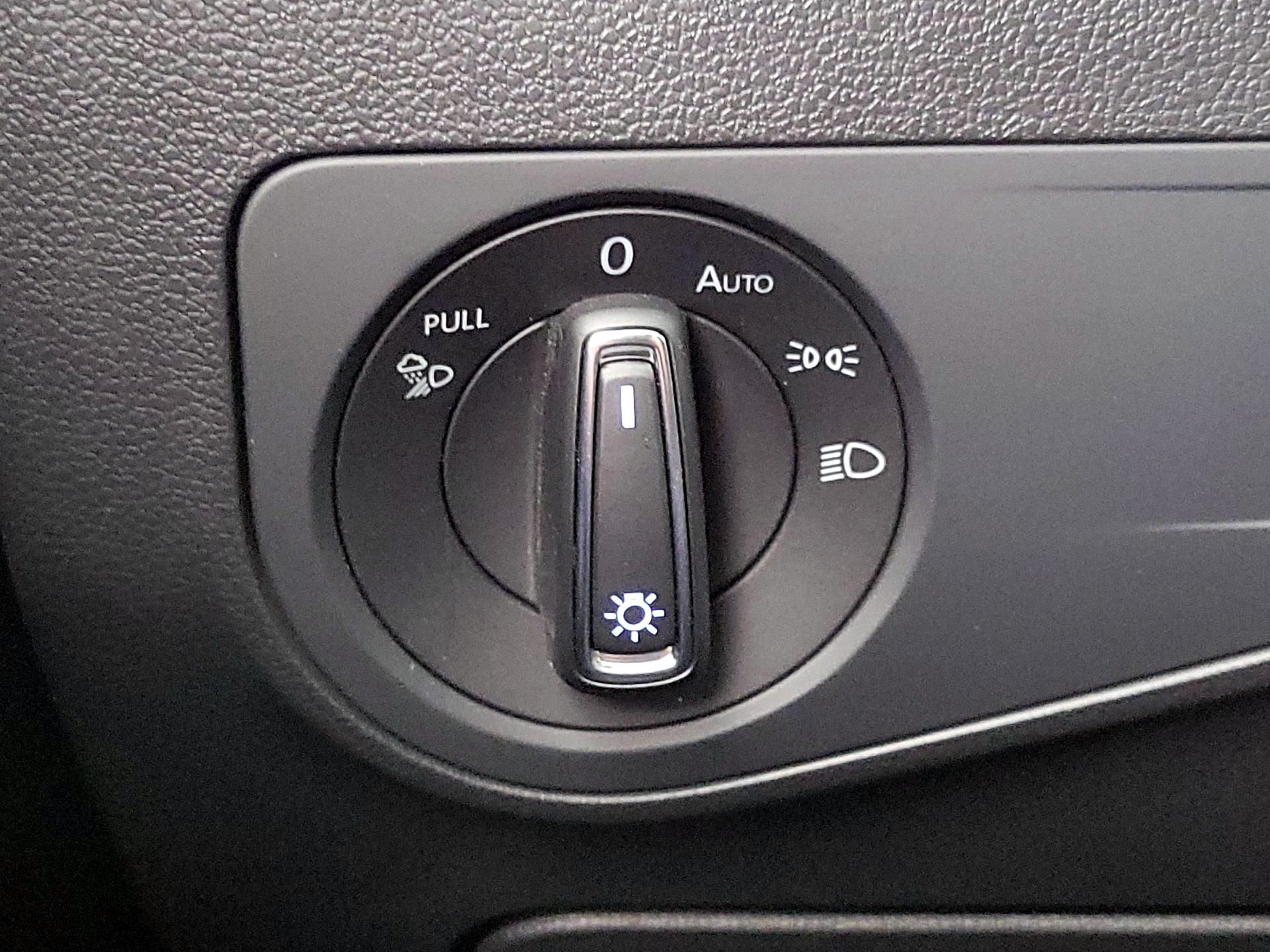 Thumbnail: 2022 Volkswagen Tiguan - 13