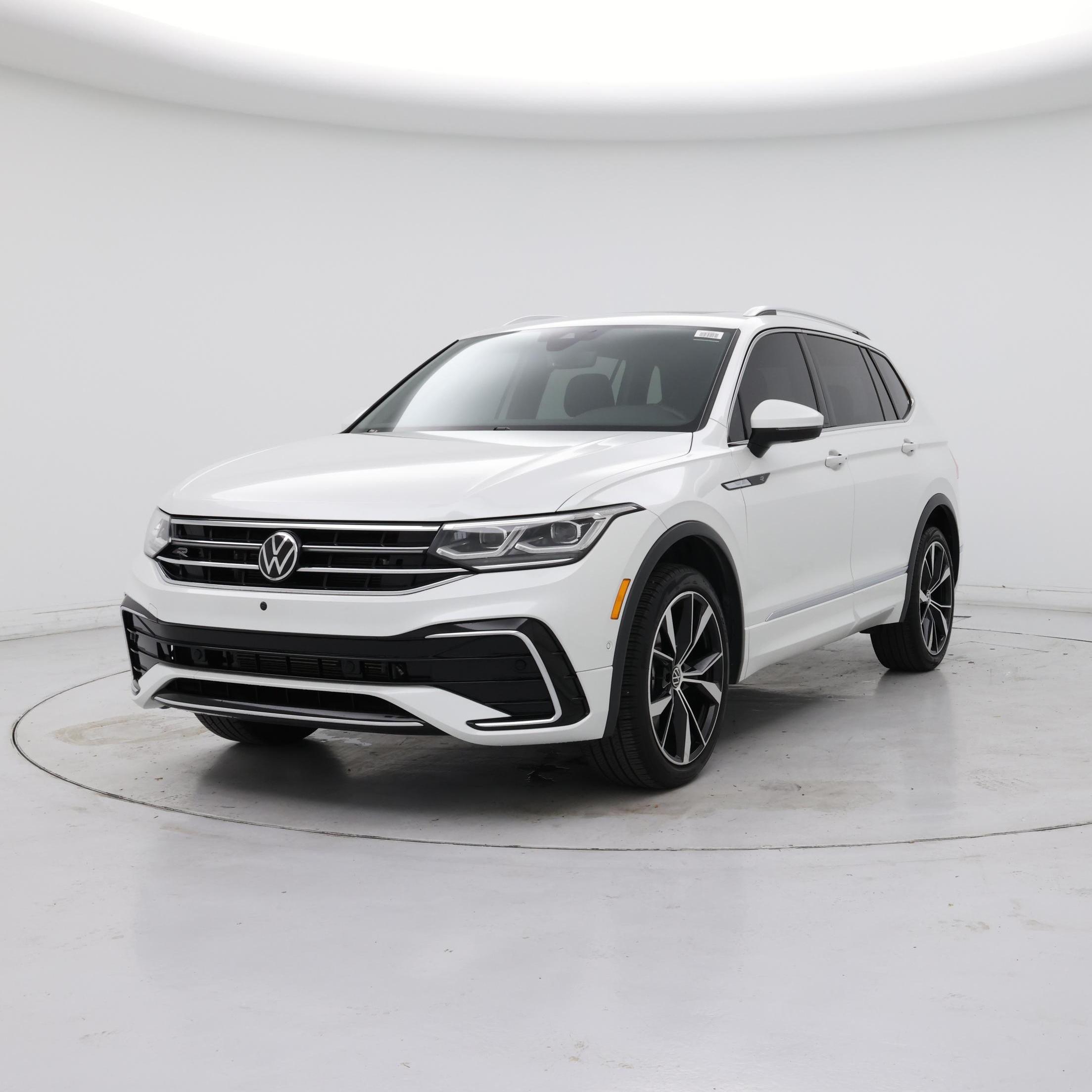 Thumbnail: 2022 Volkswagen Tiguan - 4