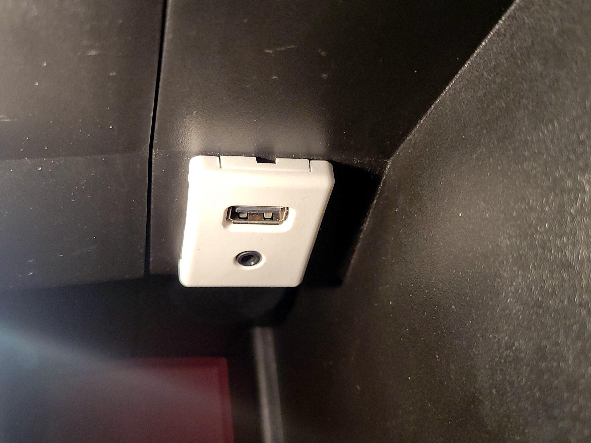 Thumbnail: 2017 GMC Terrain - 17