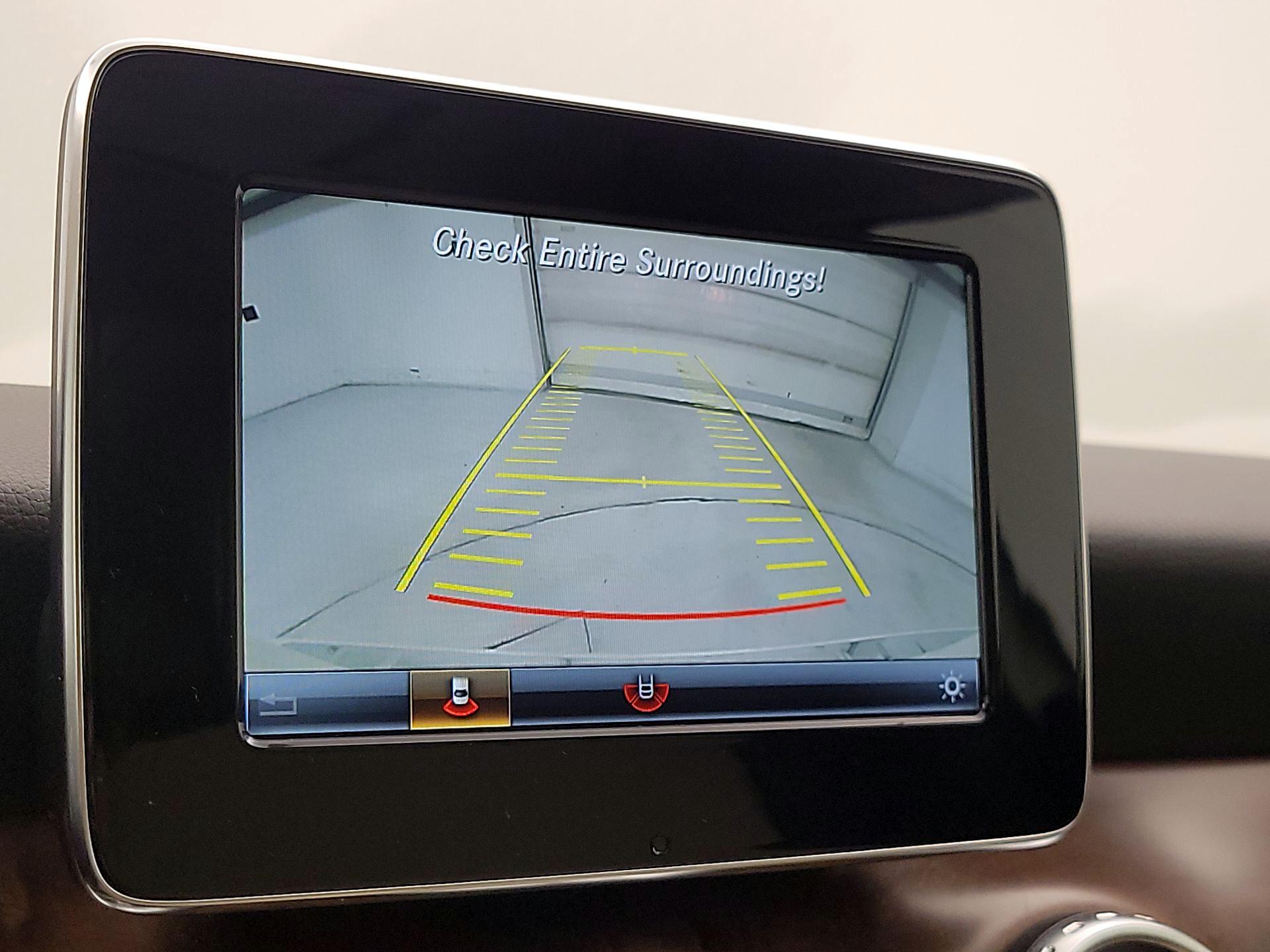 Thumbnail: 2016 Mercedes-Benz GLA - 15