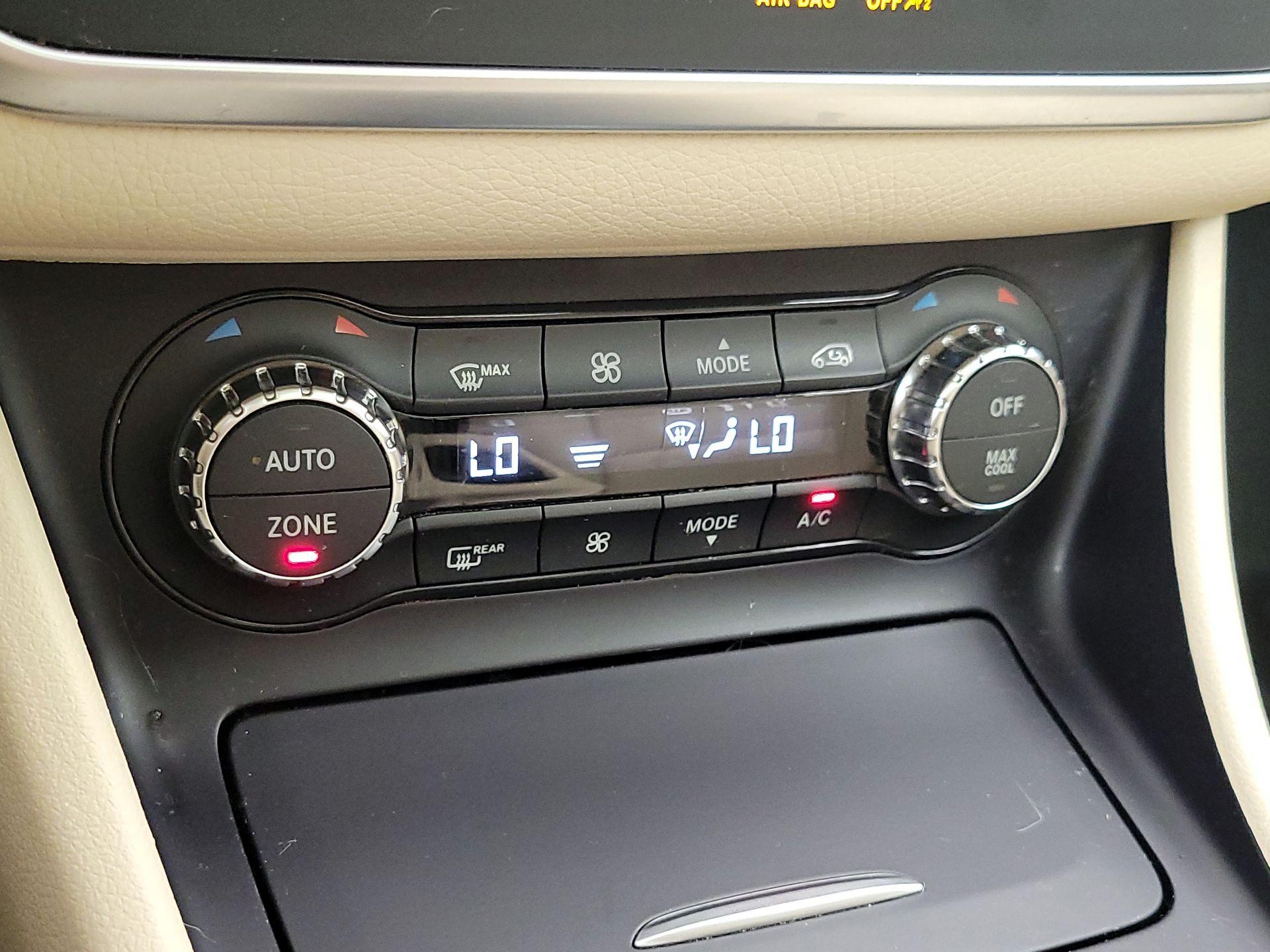 Thumbnail: 2016 Mercedes-Benz GLA - 17