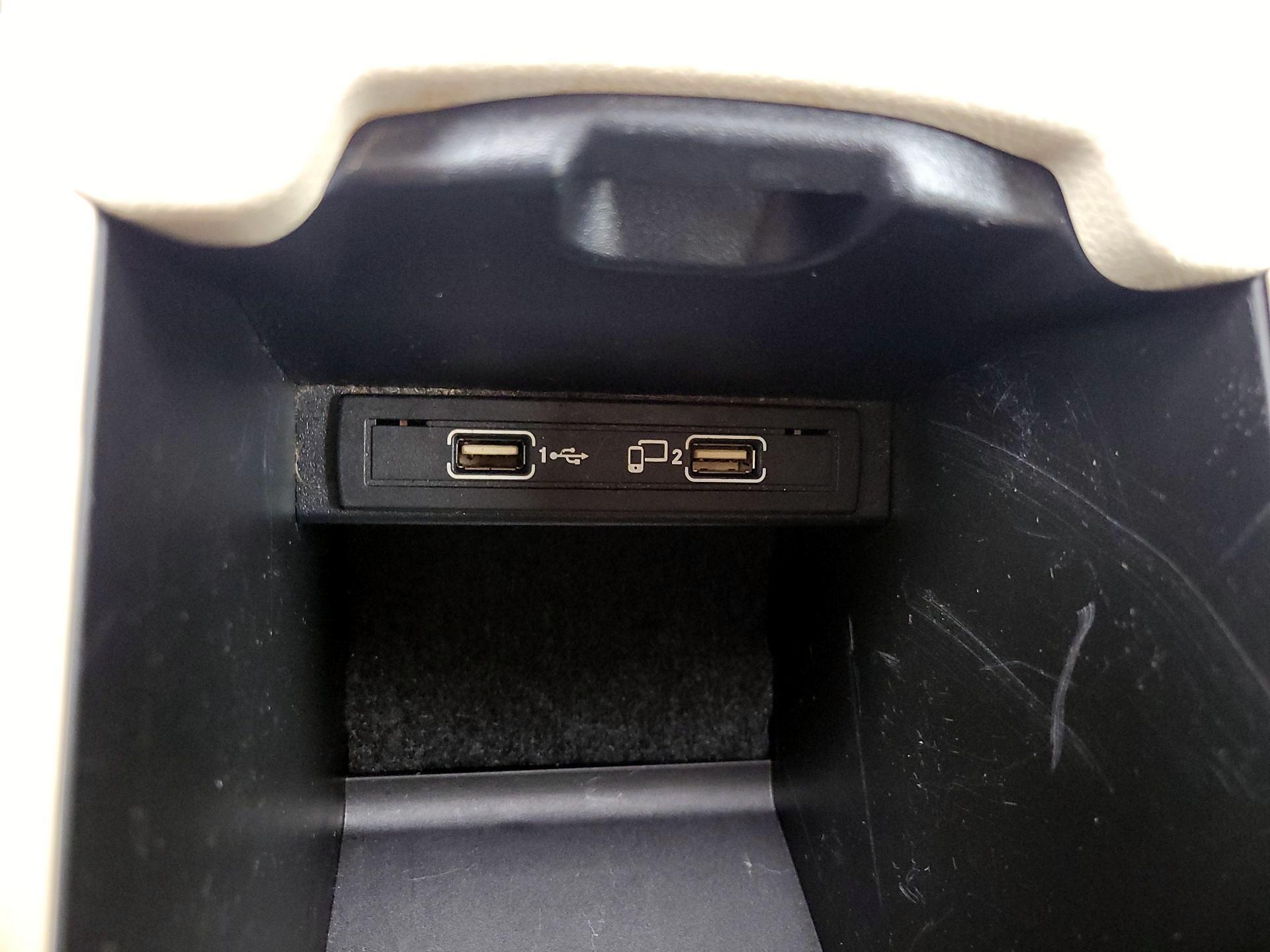 Thumbnail: 2016 Mercedes-Benz GLA - 19