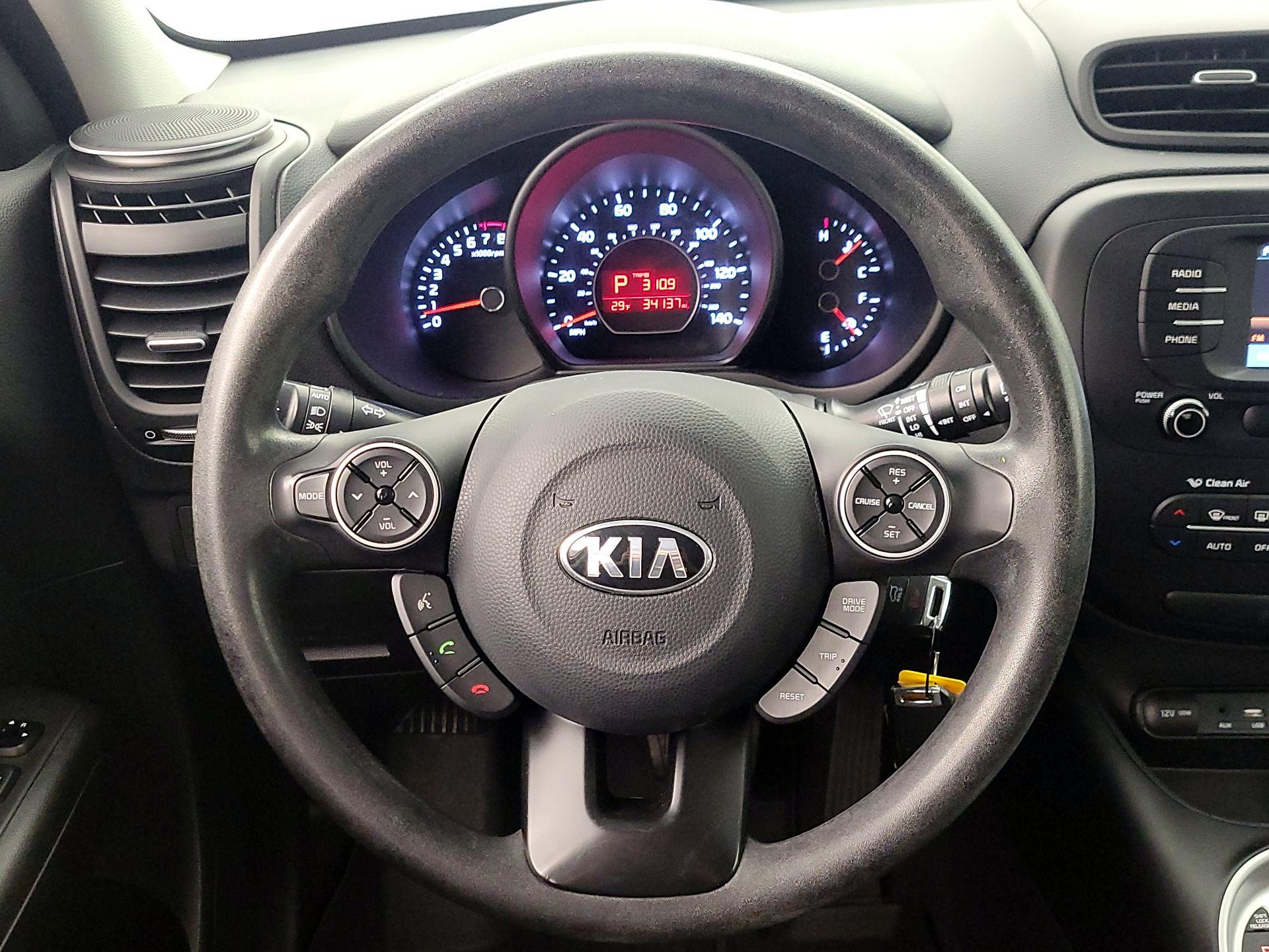 Thumbnail: 2017 Kia Soul - 10