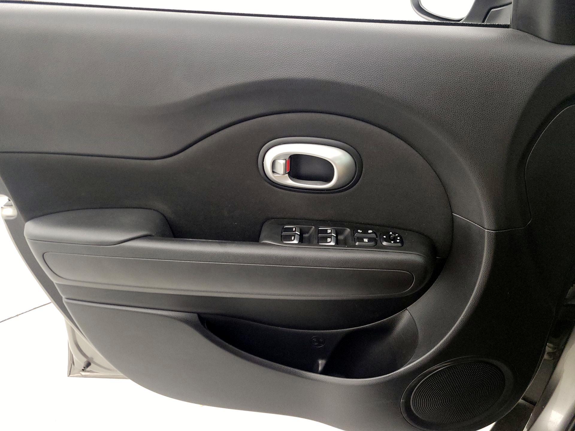 Thumbnail: 2017 Kia Soul - 12