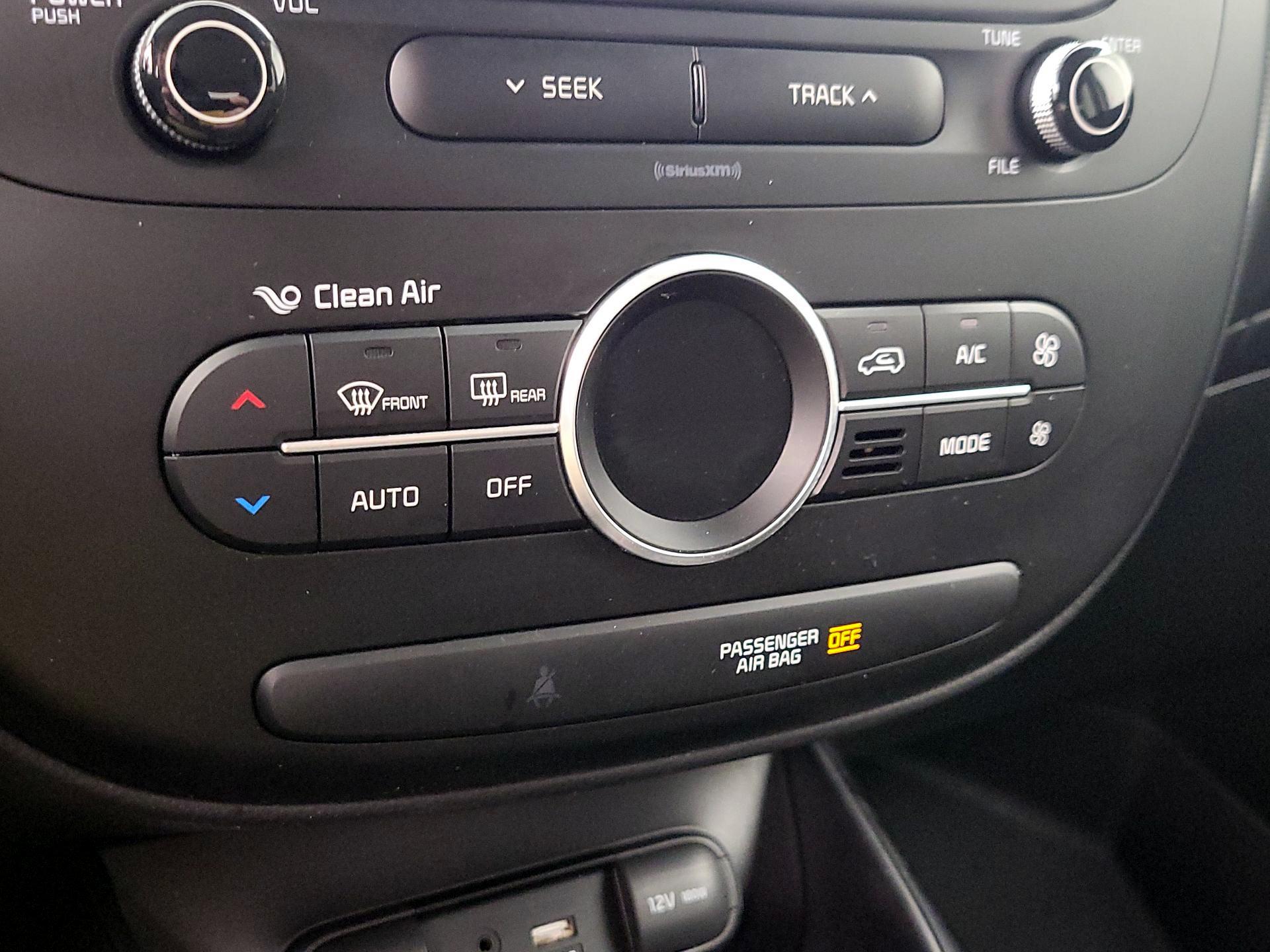 Thumbnail: 2017 Kia Soul - 16