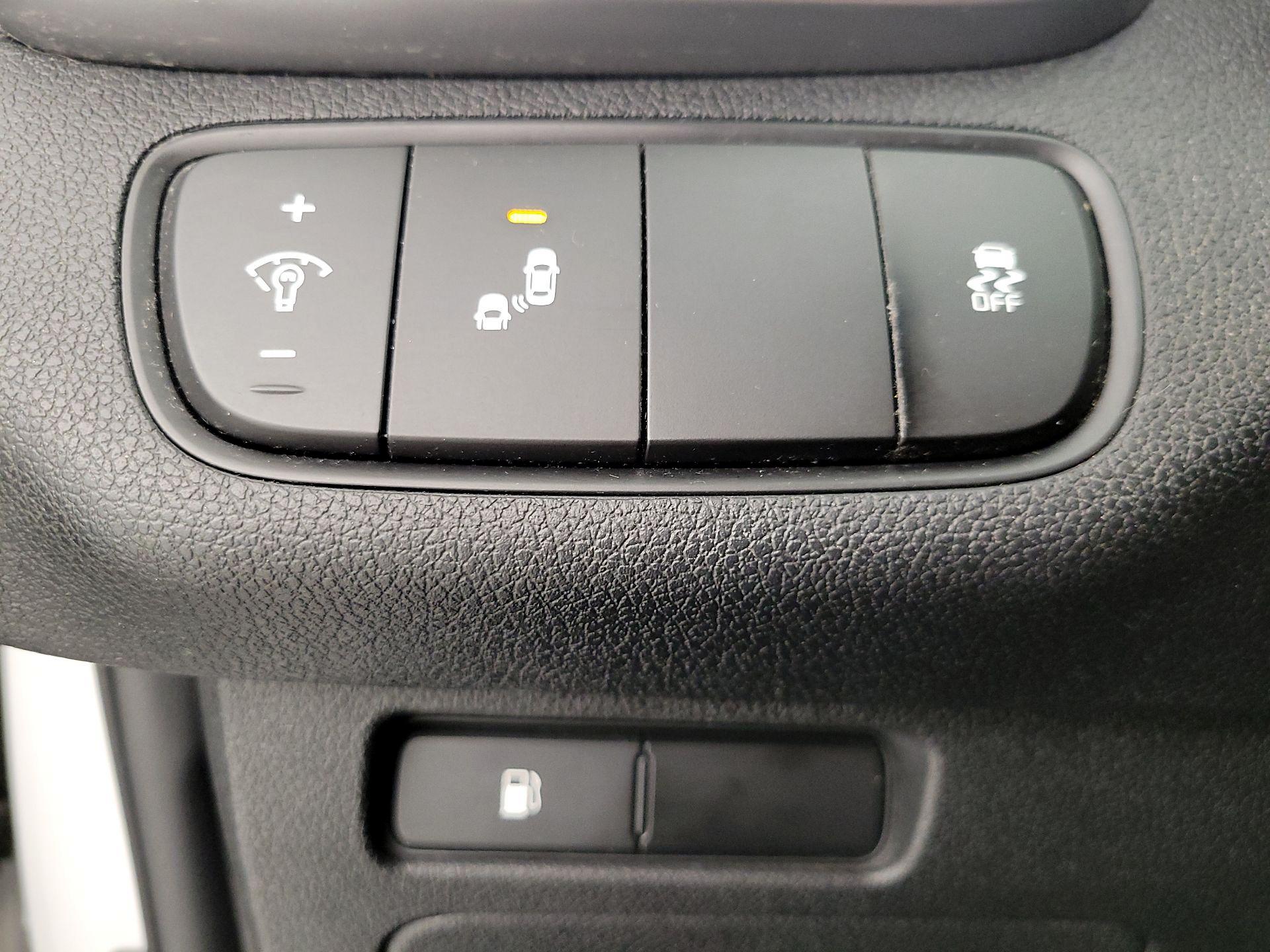 Thumbnail: 2020 Kia Sorento - 13