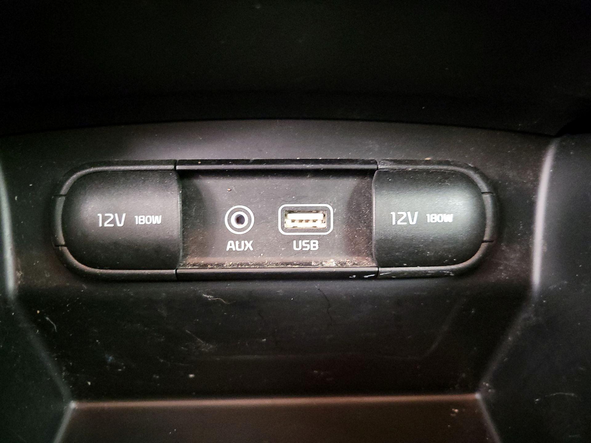 Thumbnail: 2020 Kia Sorento - 18