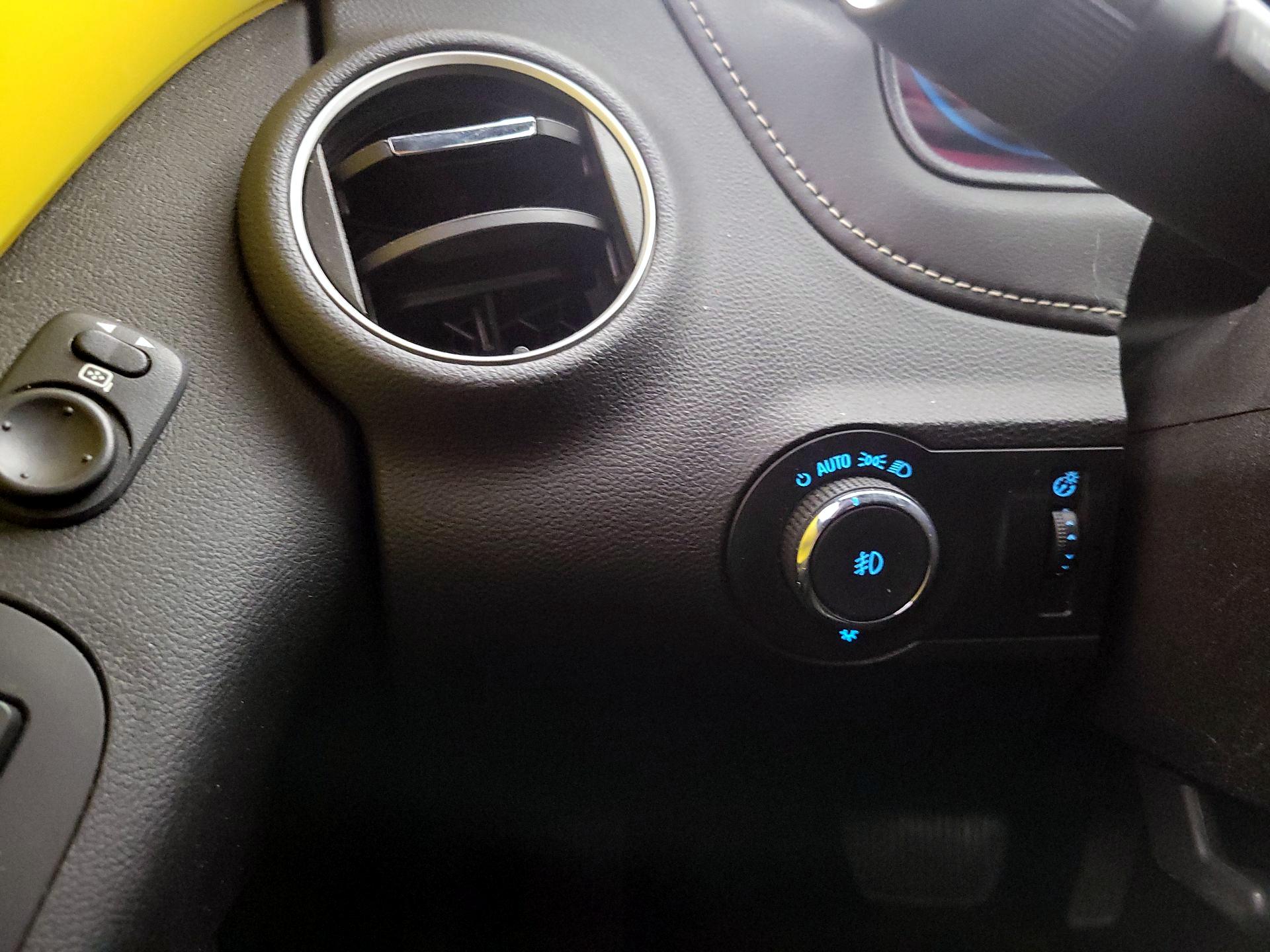 Thumbnail: 2015 Chevrolet Camaro - 13