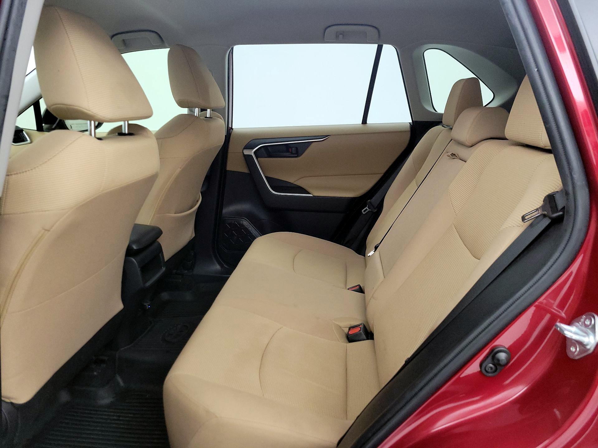 Thumbnail: 2019 Toyota RAV4 - 19