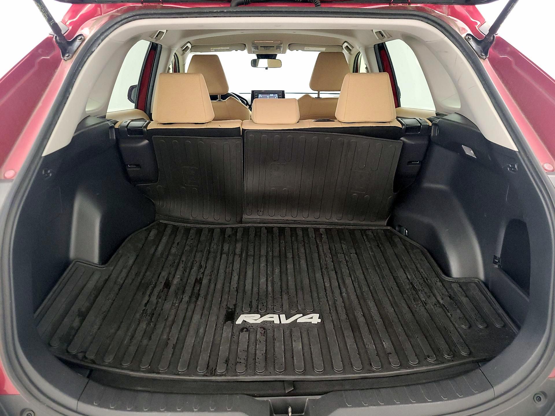 Thumbnail: 2019 Toyota RAV4 - 20