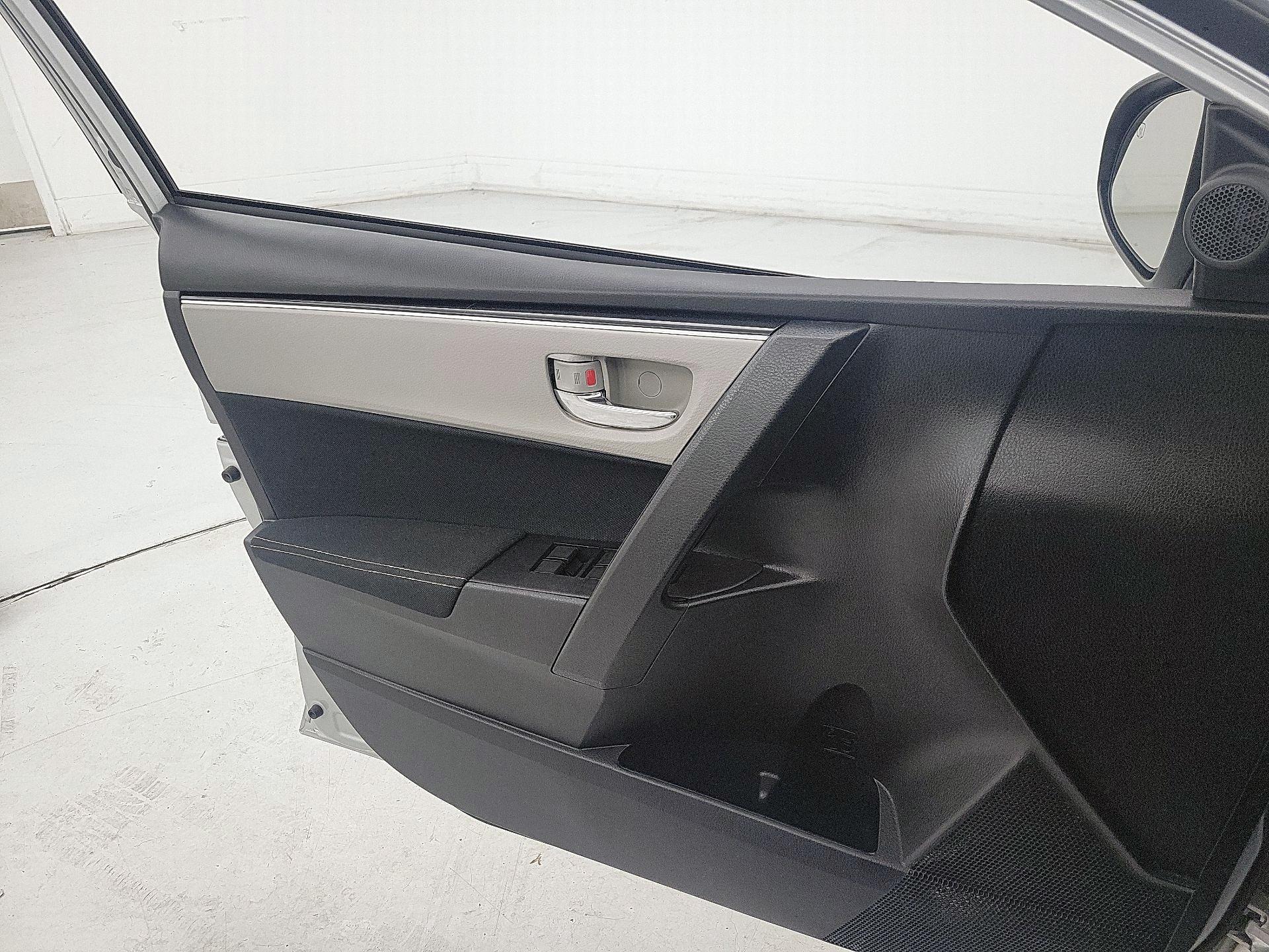 Thumbnail: 2017 Toyota Corolla - 12