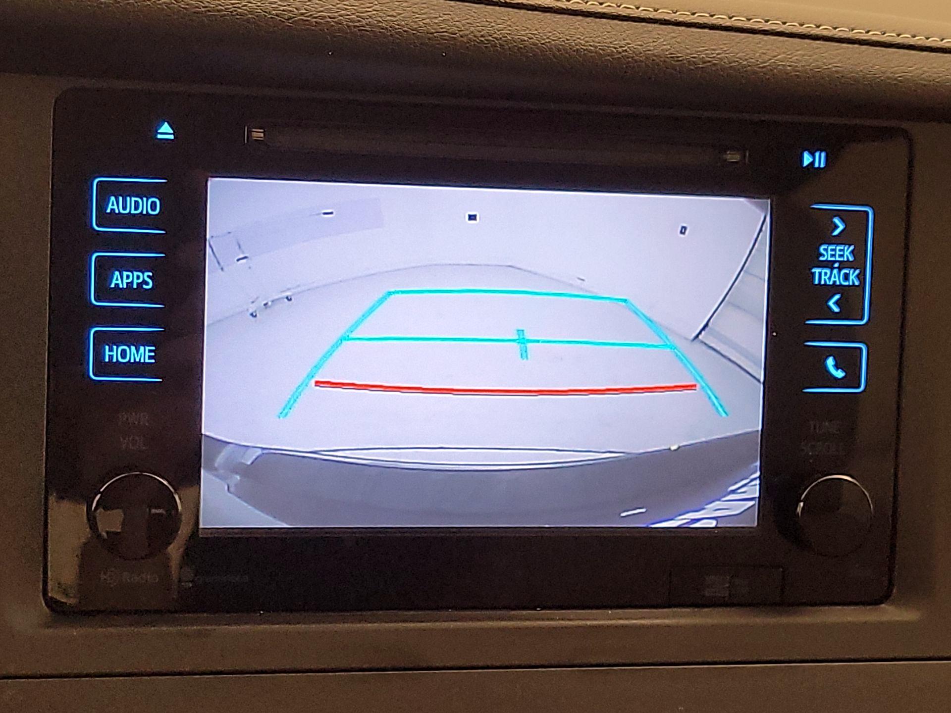 Thumbnail: 2015 Toyota Sienna - 15