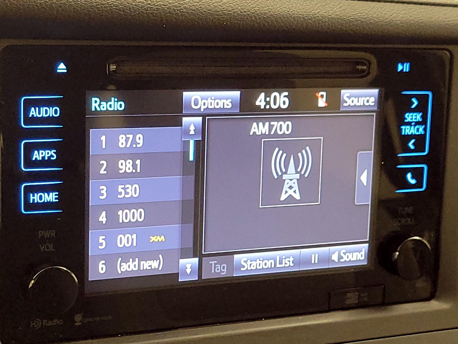 Thumbnail: 2015 Toyota Sienna - 16