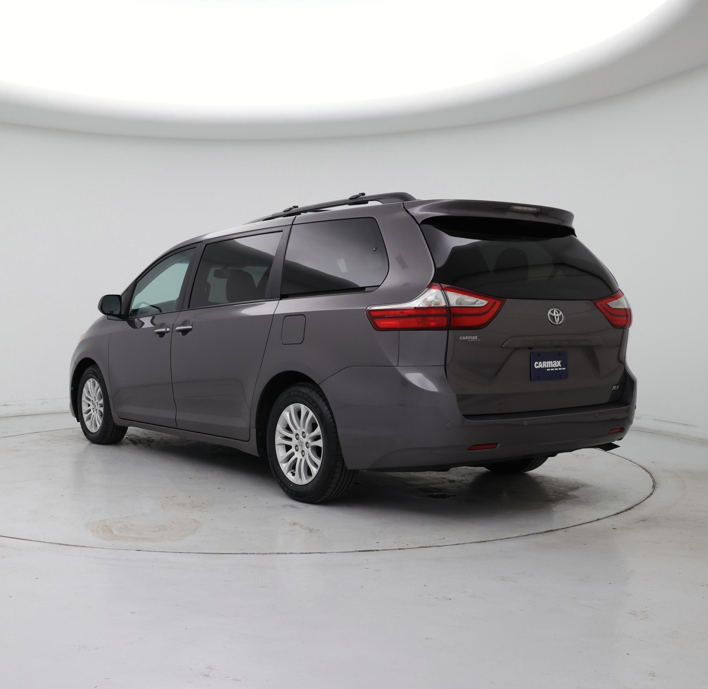 Thumbnail: 2015 Toyota Sienna - 2
