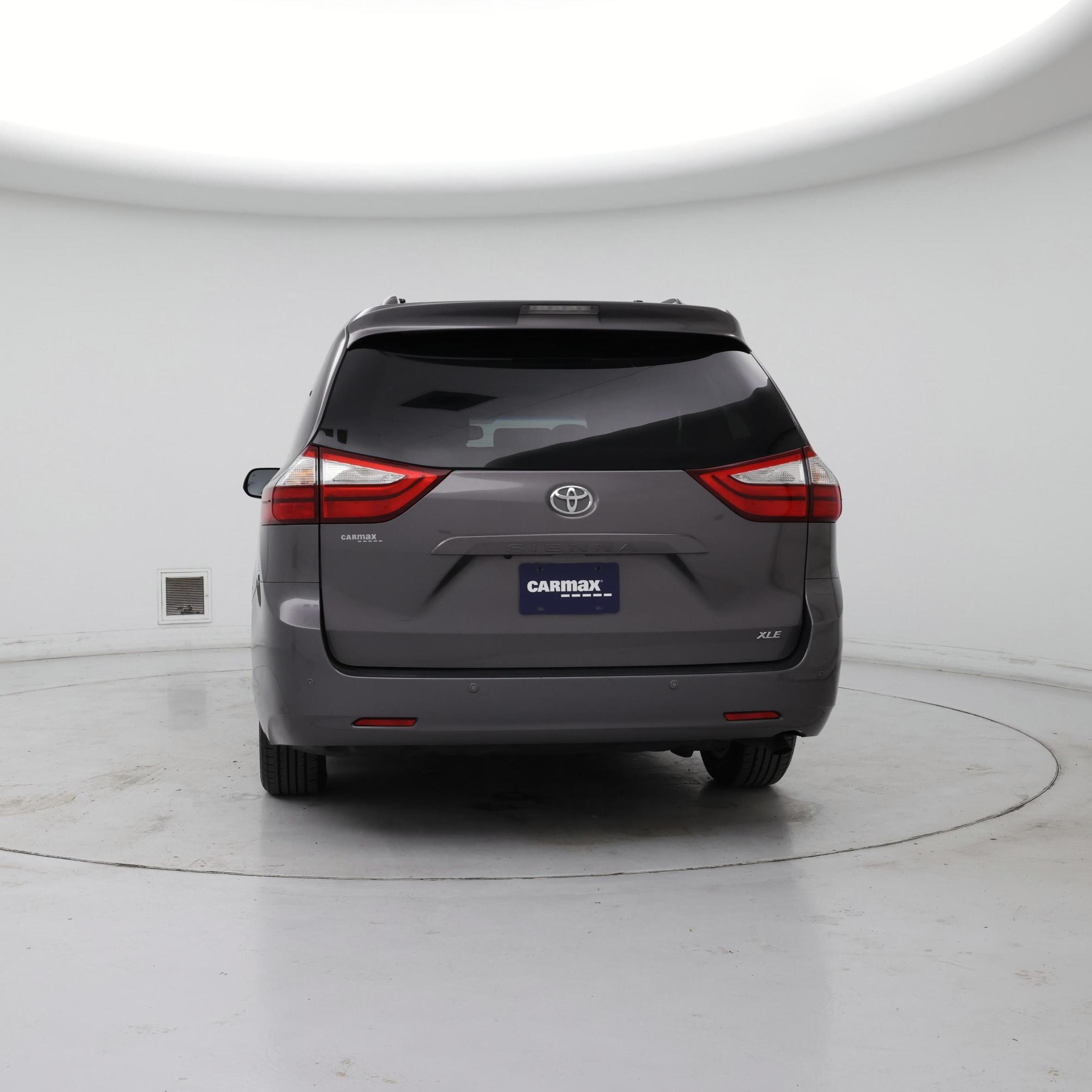 Thumbnail: 2015 Toyota Sienna - 6