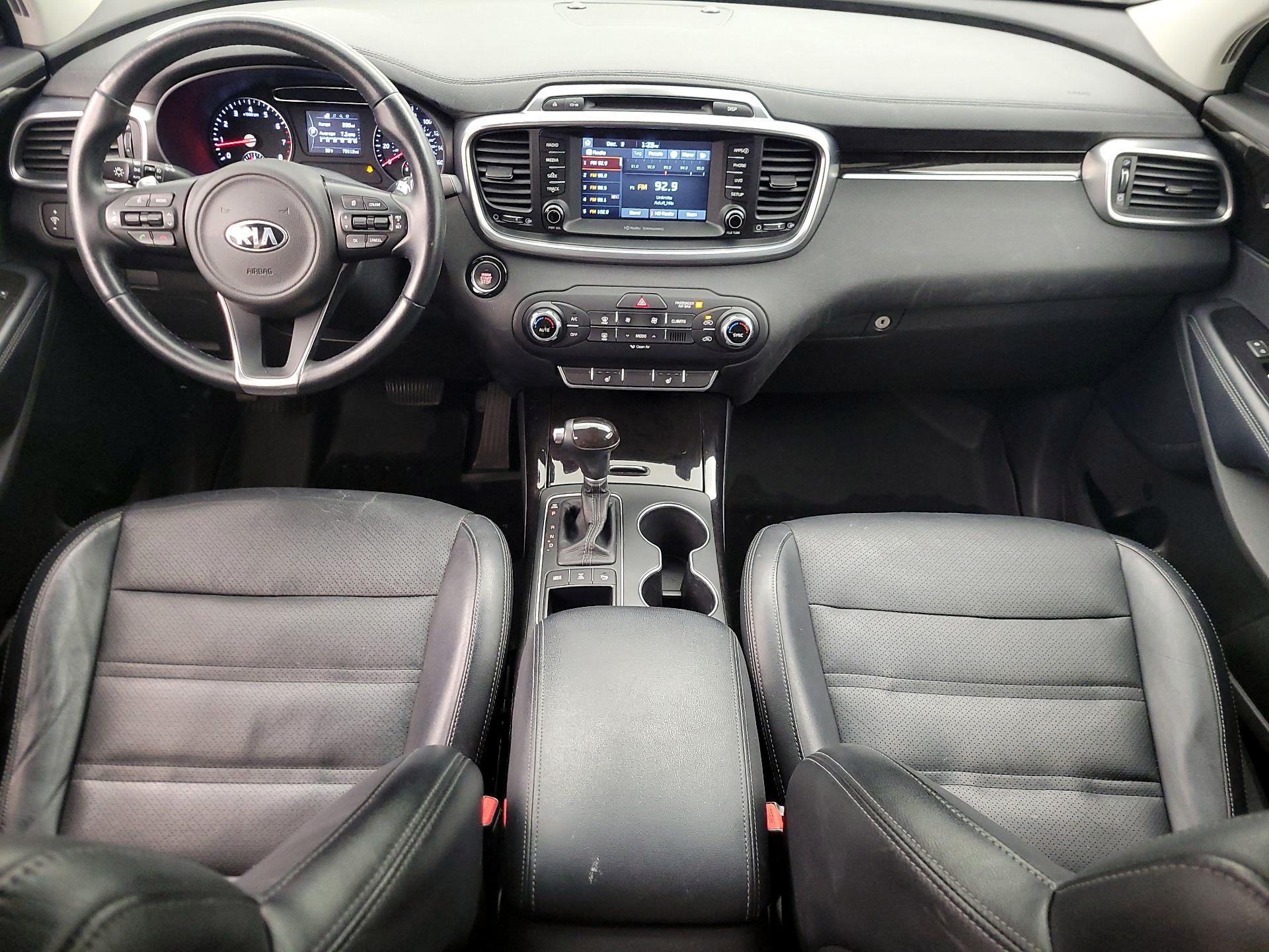 Thumbnail: 2017 Kia Sorento - 9