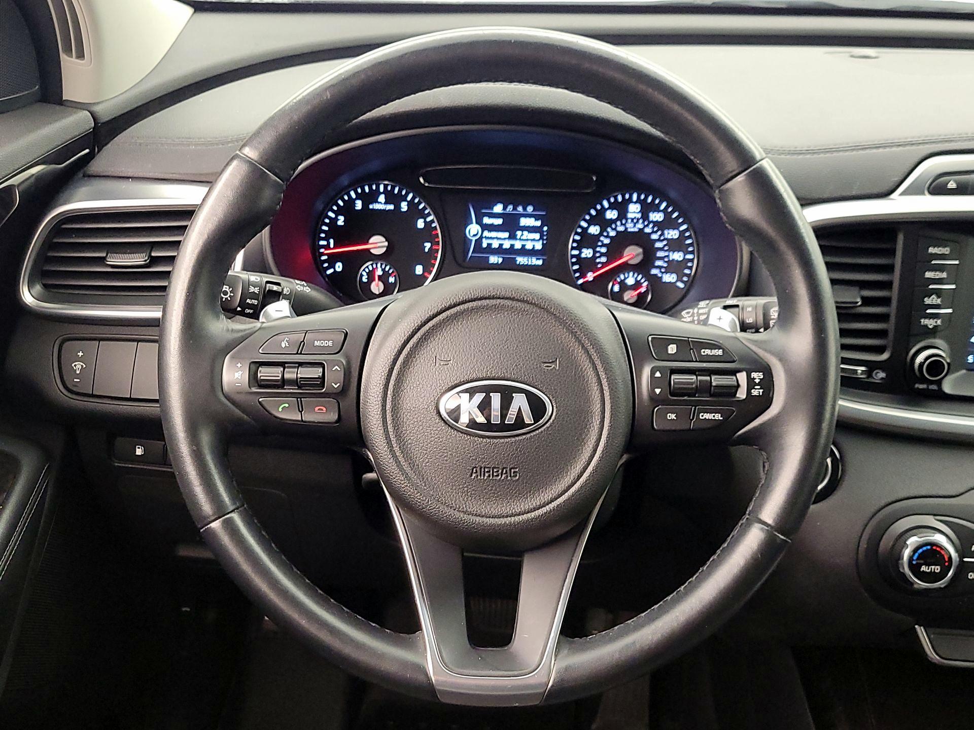 Thumbnail: 2017 Kia Sorento - 10