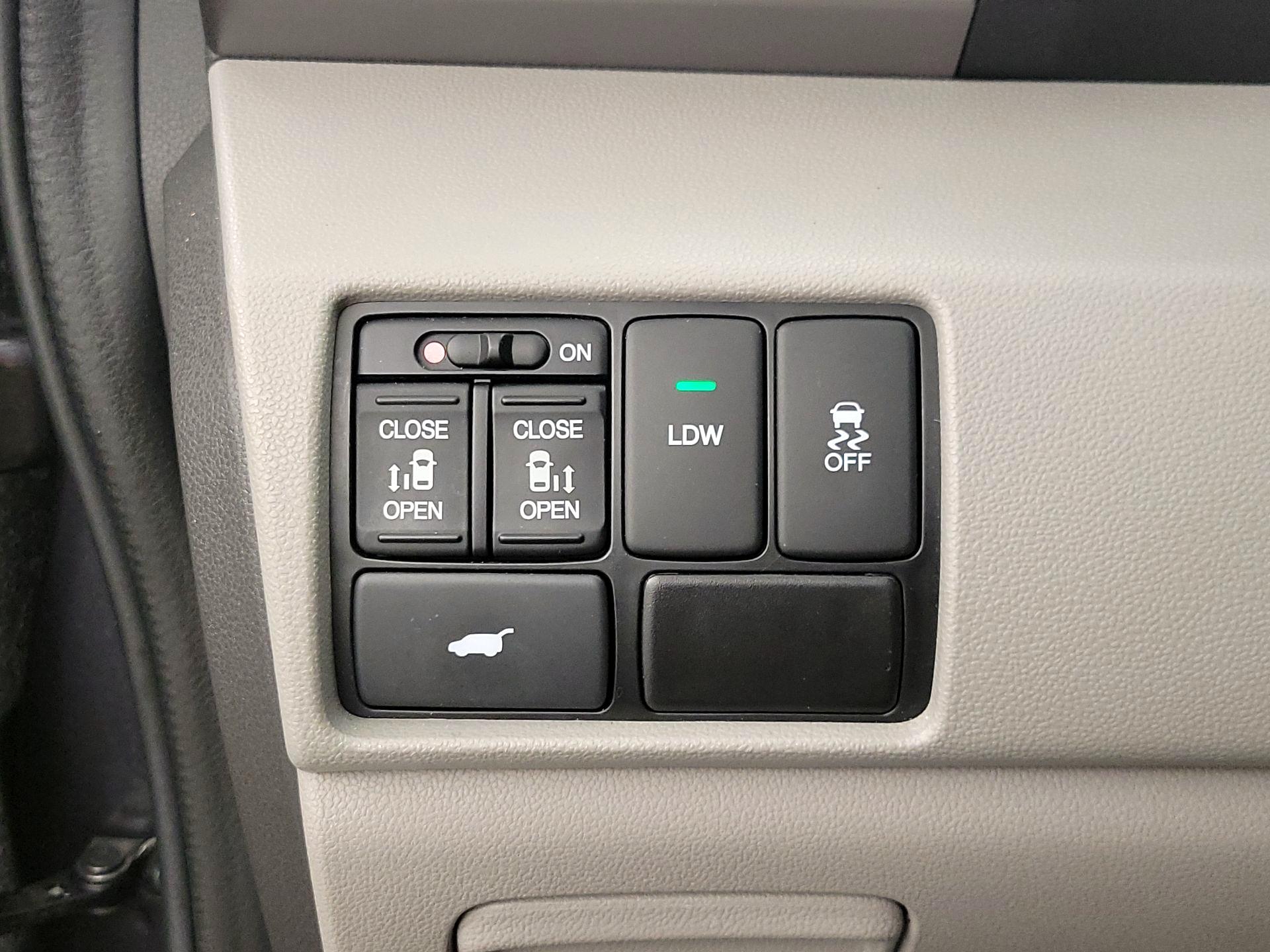 Thumbnail: 2016 Honda Odyssey - 13