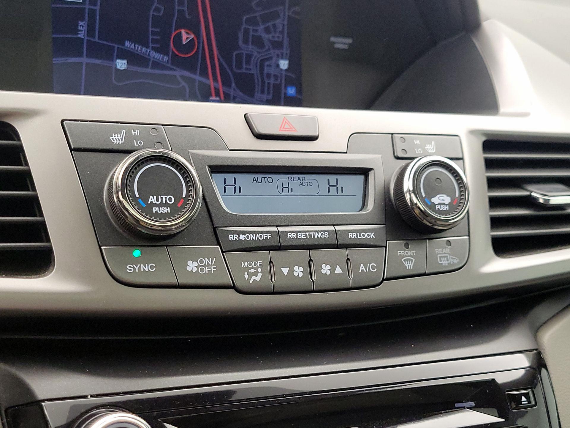 Thumbnail: 2016 Honda Odyssey - 17