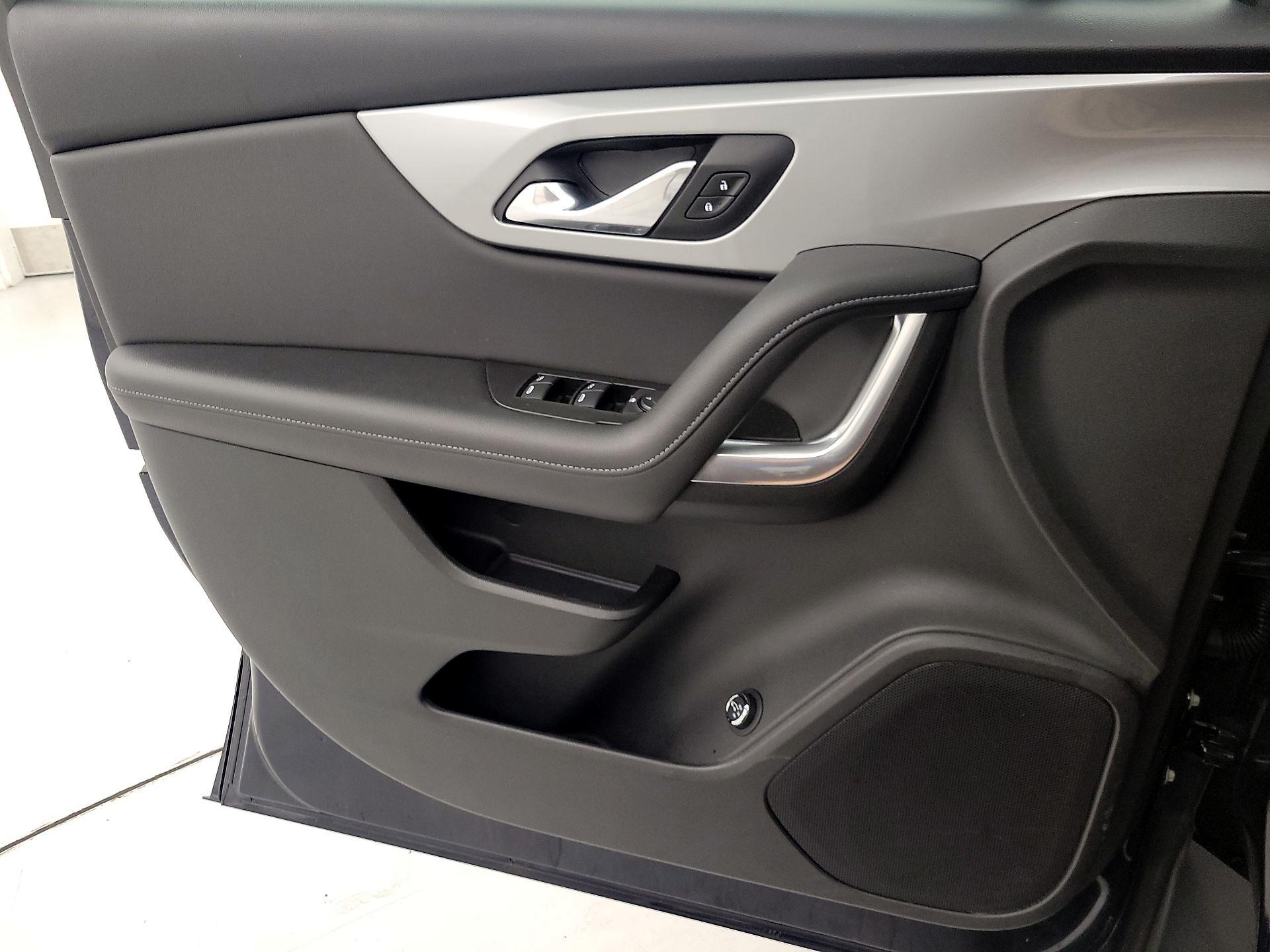 Thumbnail: 2020 Chevrolet Blazer - 12