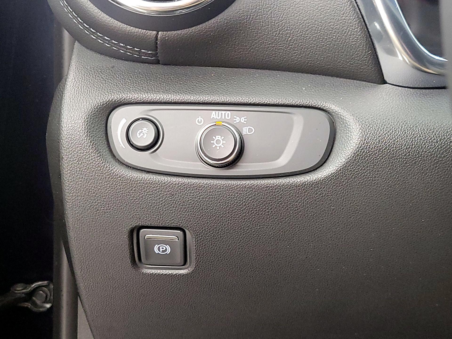 Thumbnail: 2020 Chevrolet Blazer - 13