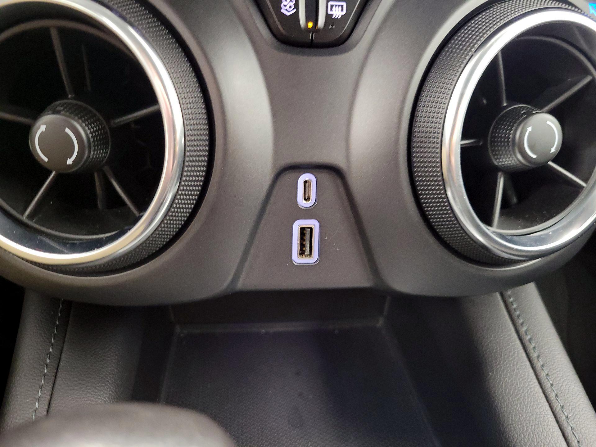 Thumbnail: 2020 Chevrolet Blazer - 18