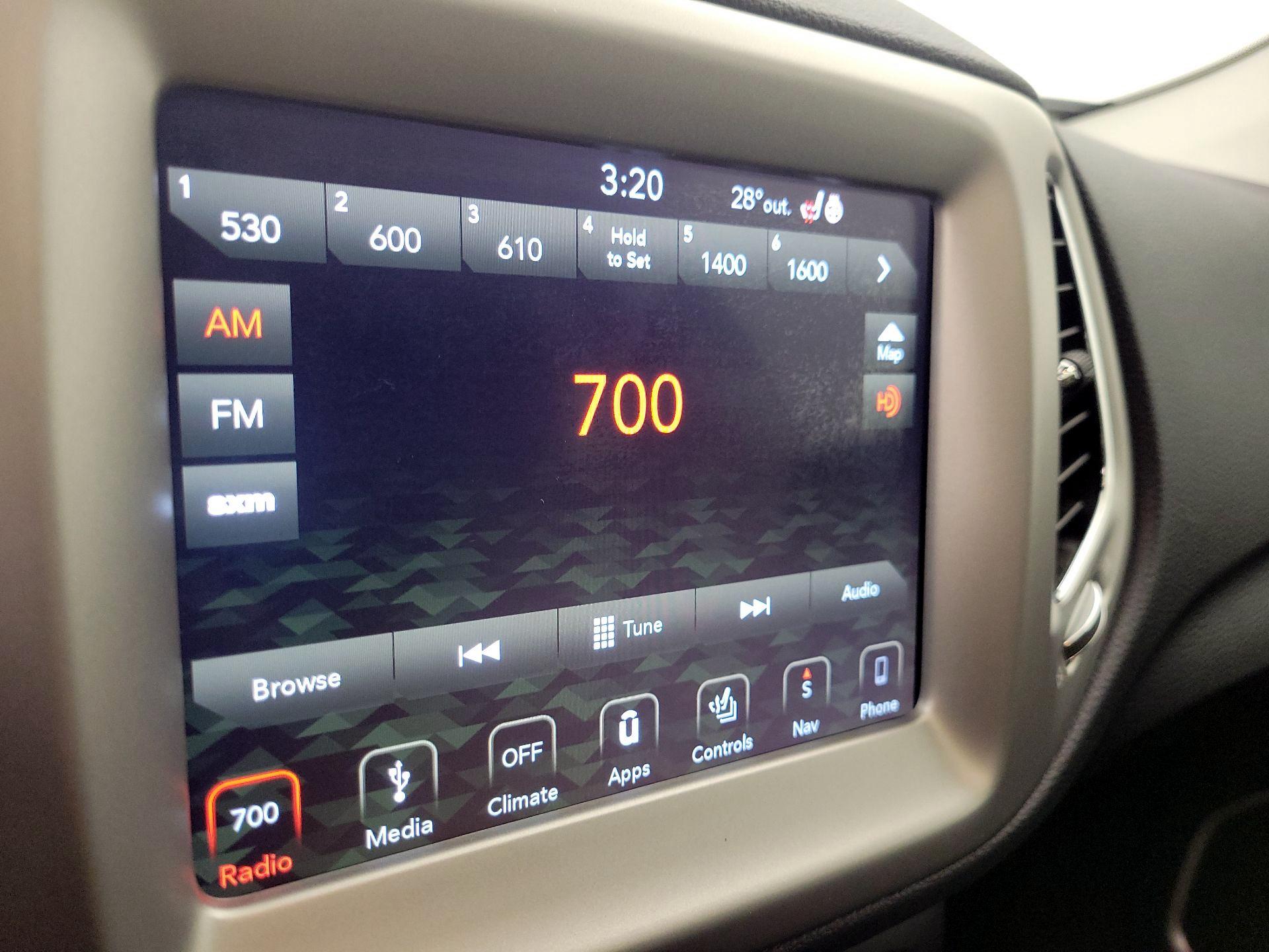 Thumbnail: 2020 Jeep Compass - 16