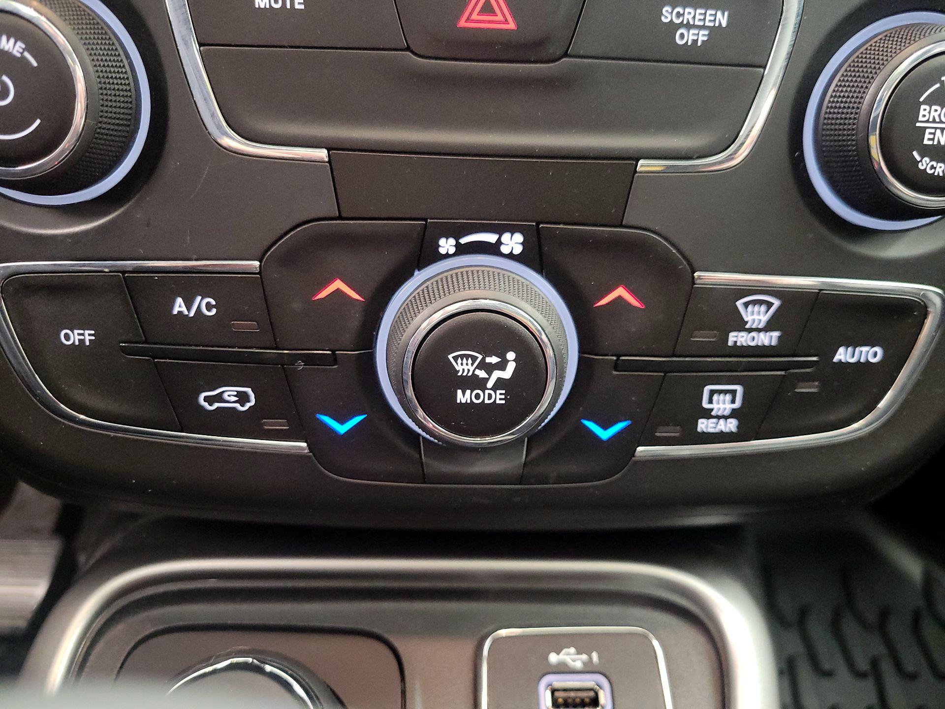 Thumbnail: 2020 Jeep Compass - 17