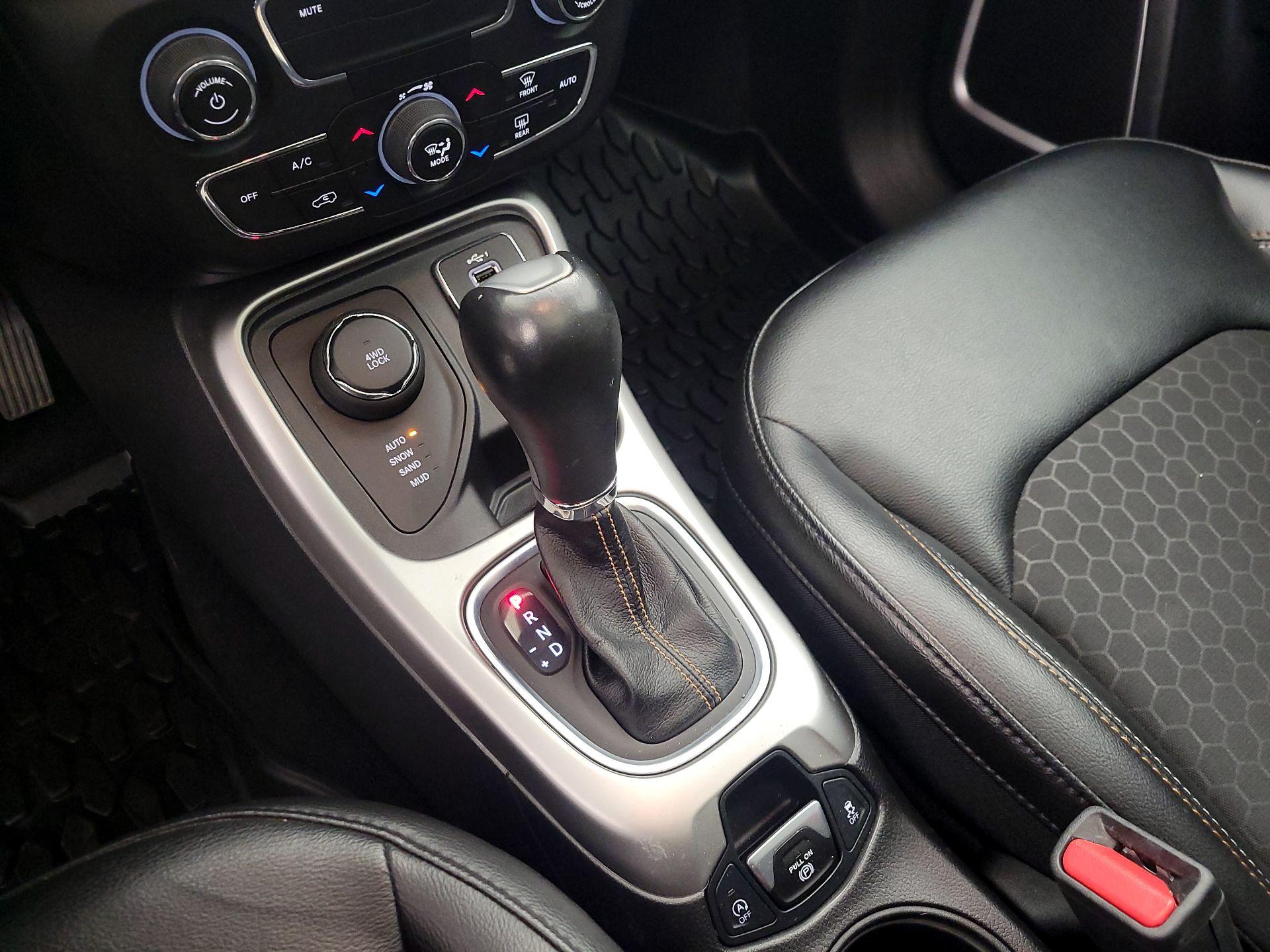 Thumbnail: 2020 Jeep Compass - 18