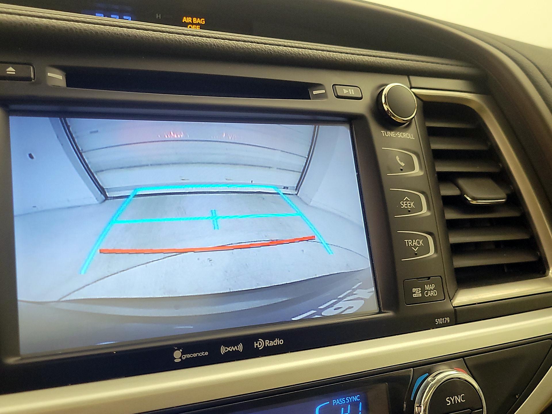 Thumbnail: 2017 Toyota Highlander - 15