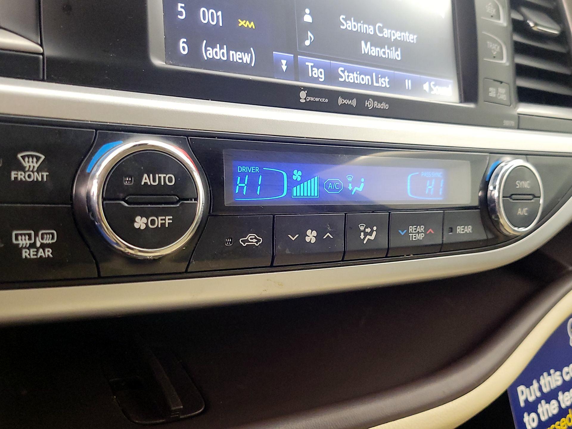 Thumbnail: 2017 Toyota Highlander - 17