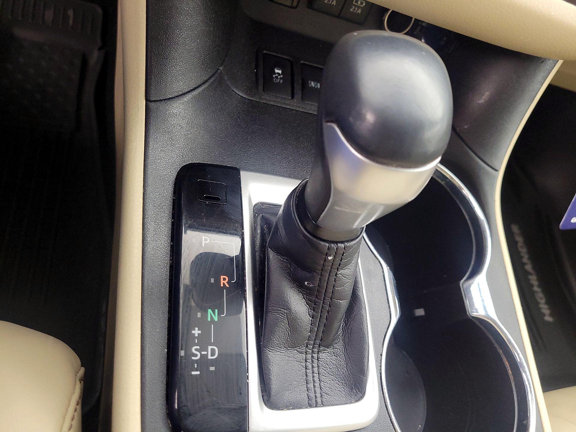 Thumbnail: 2017 Toyota Highlander - 18