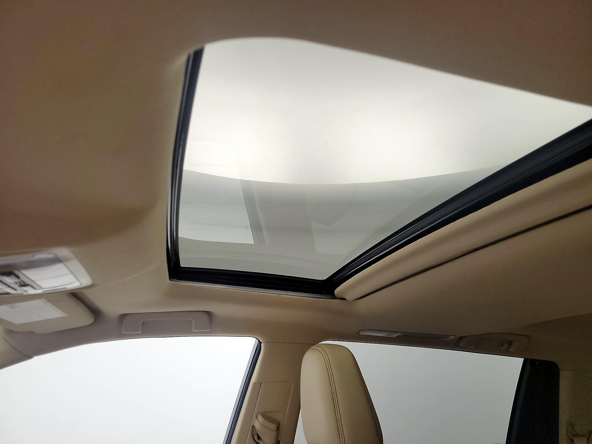 Thumbnail: 2017 Toyota Highlander - 20