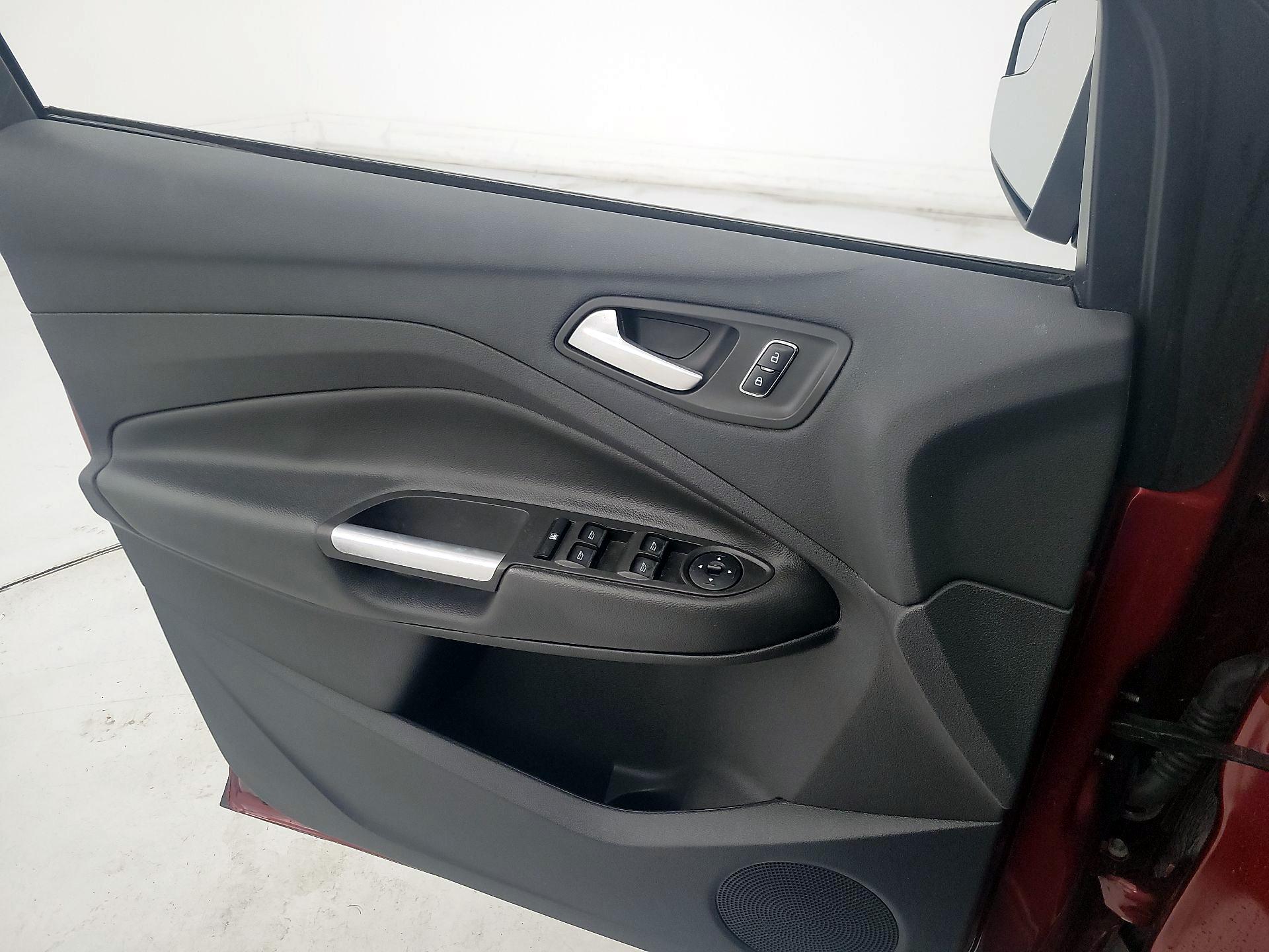 Thumbnail: 2016 Ford Escape - 12